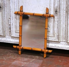 Französischer Wandspiegel aus Bambusimitat aus der Mitte des Jahrhunderts mit warmer Patina