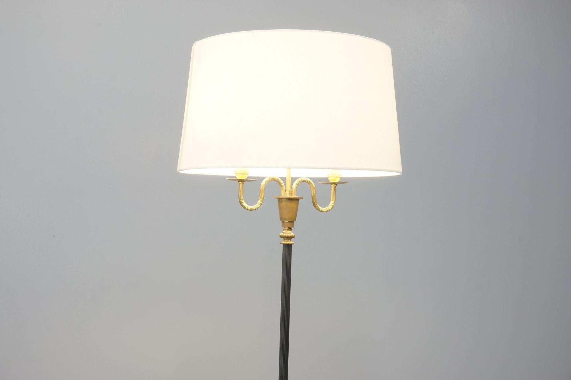 Mid Century French Floor Lamp, Blackened Steel with Brass Dtail In Good Condition For Sale In London, England