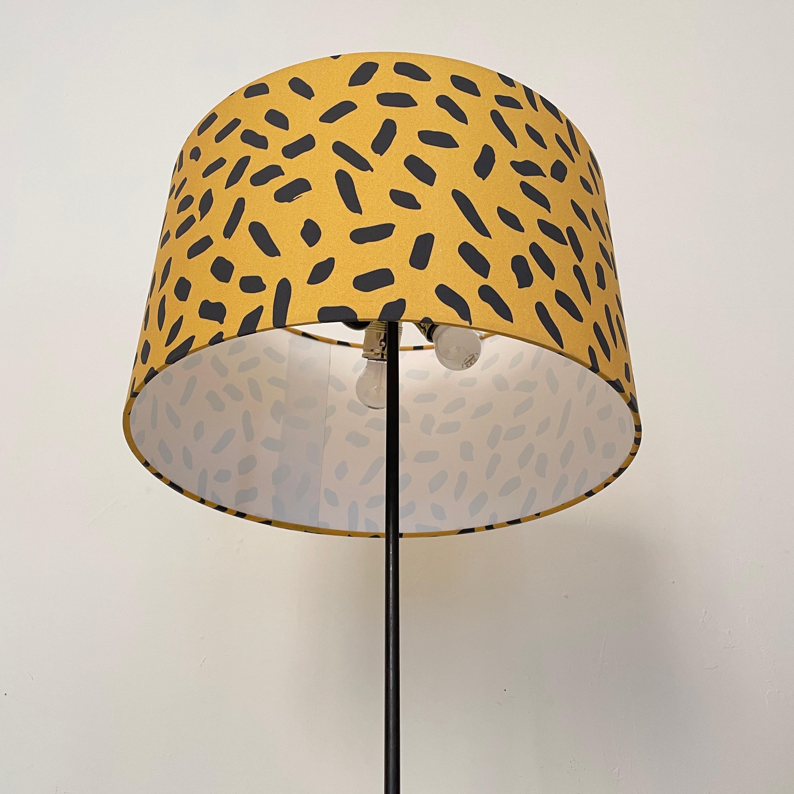 Mid-Century French Floor Lamp Made of Black Metal with Yellow Fabric Shade, 1950 For Sale 7