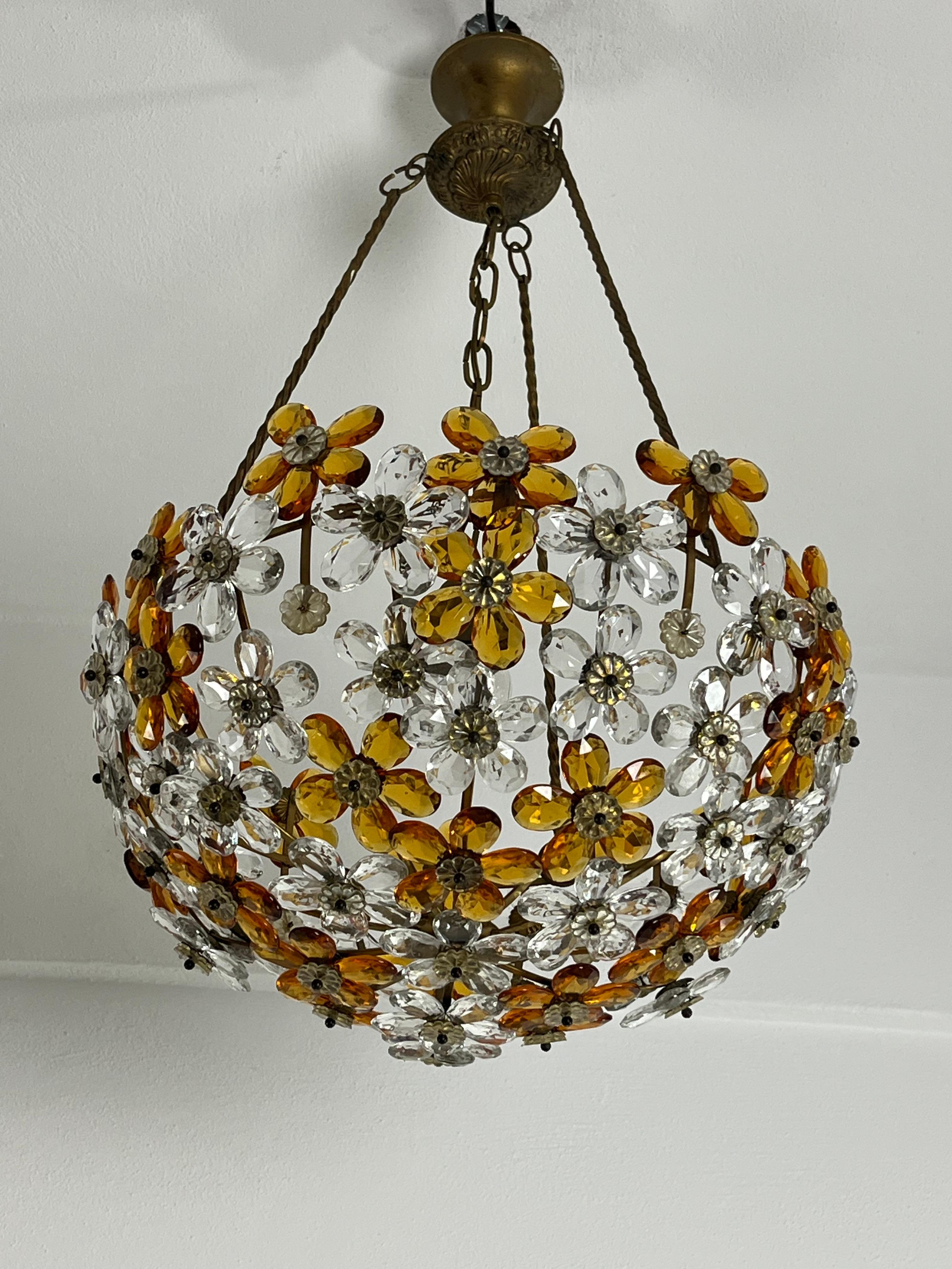 Mid-Century French Floral Chandelier In Brass And Faceted Crystal, 1960s 6