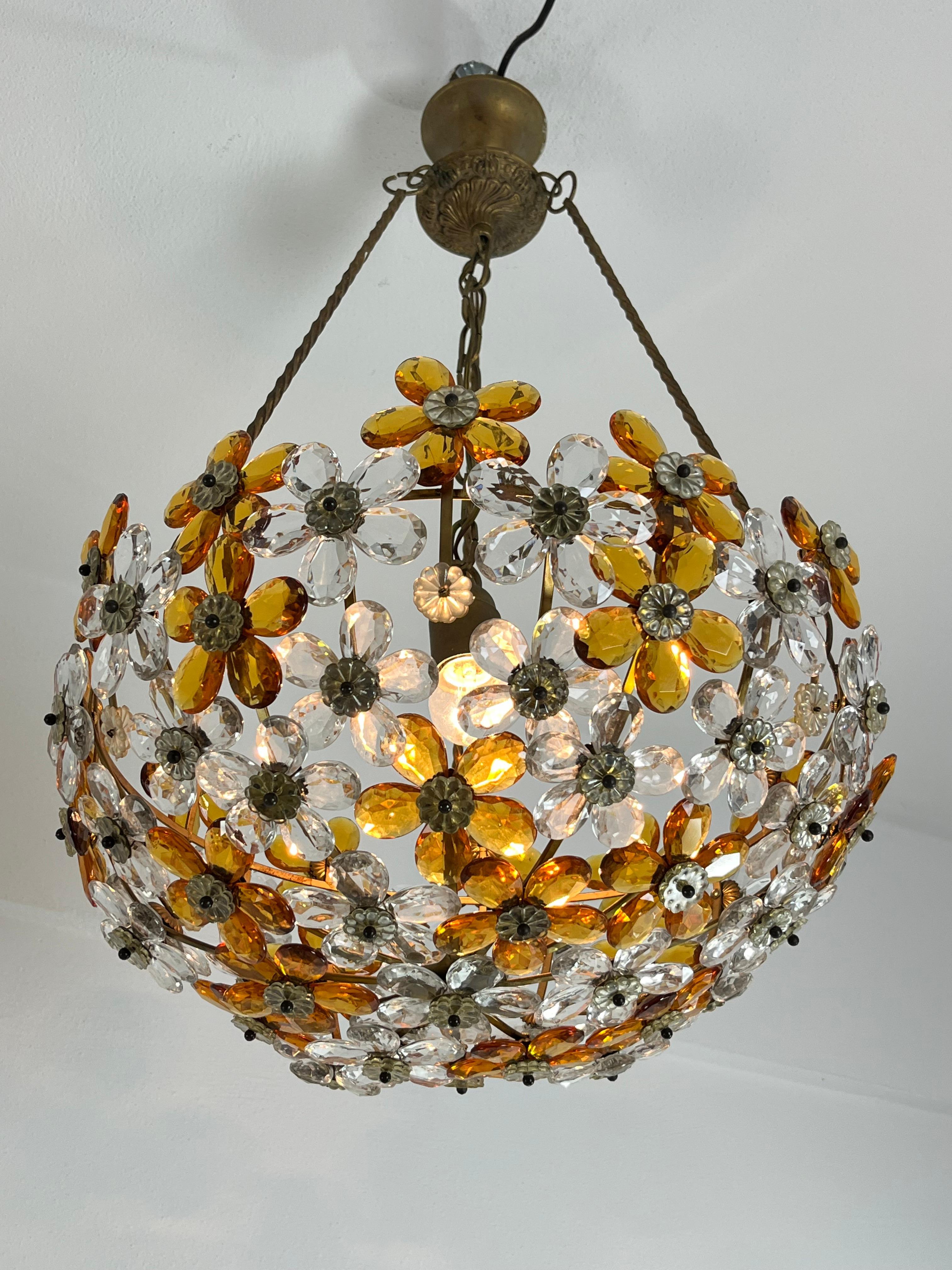 Mid-Century French Floral Chandelier In Brass And Faceted Crystal, 1960s 3