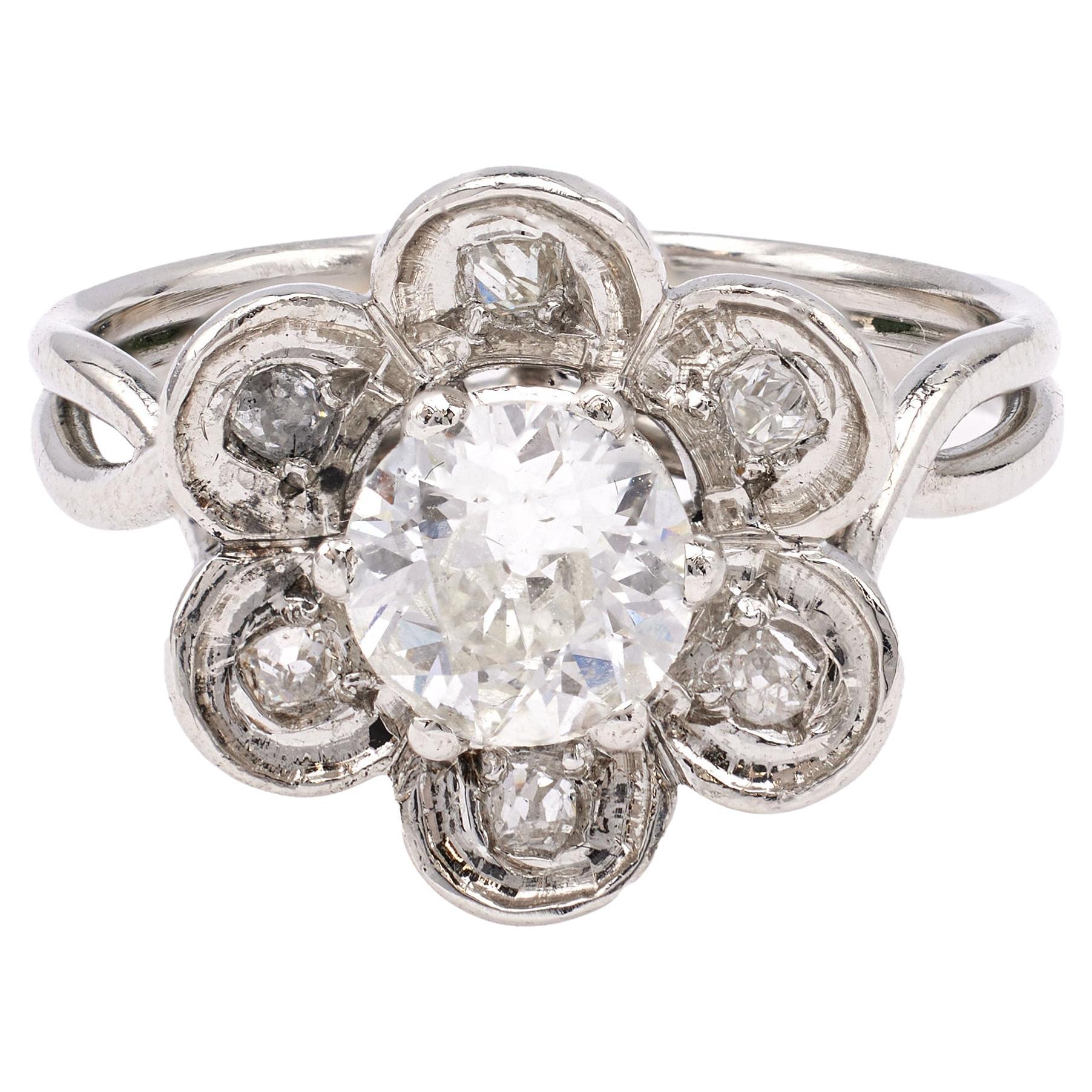 Bague fleur en platine GIA 0.90 Carat Old European Cut Diamond Mid Century French en vente