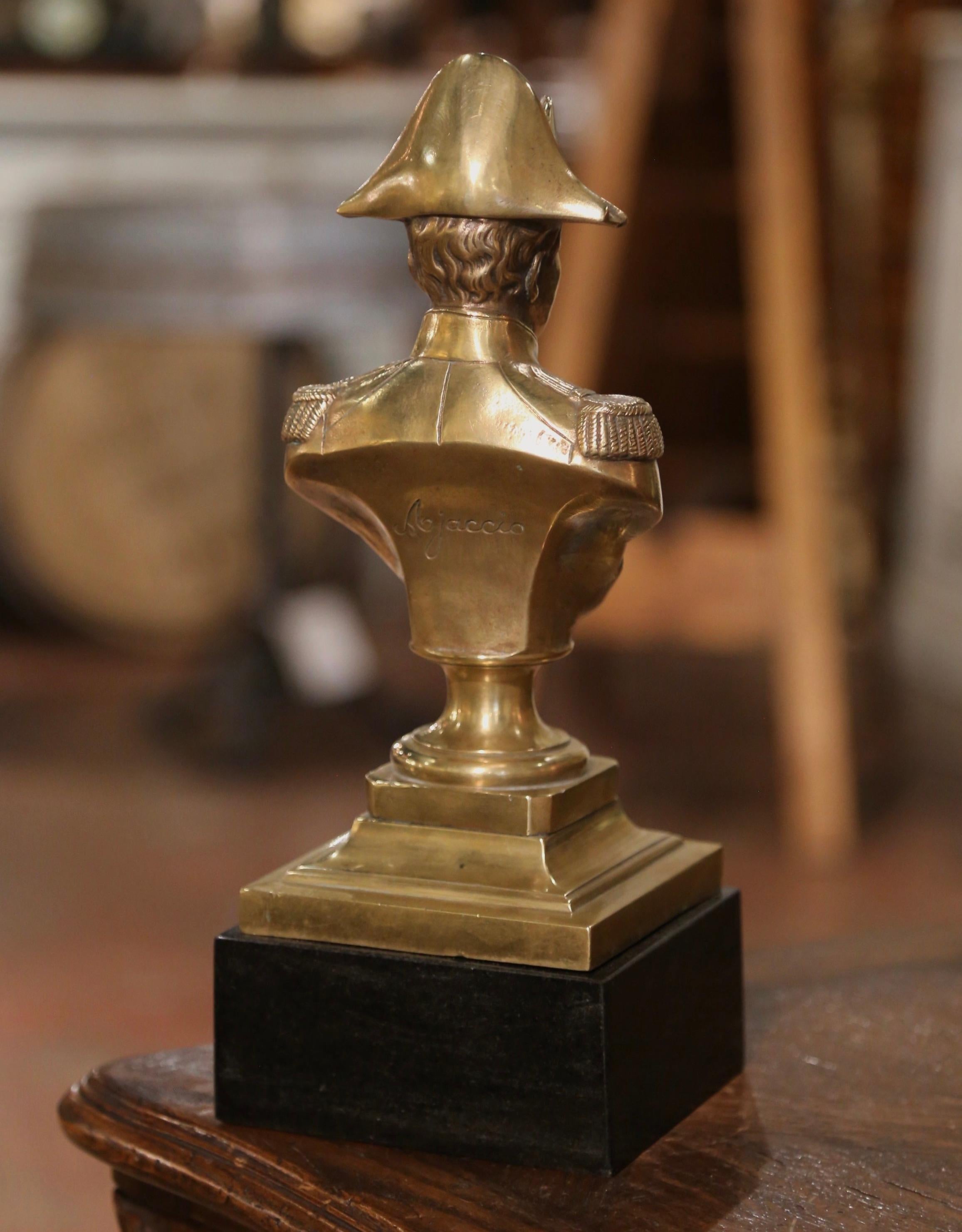 Busto di Napoleone in bronzo dorato di metà secolo su base in marmo, firmato Ajaccio in vendita 1