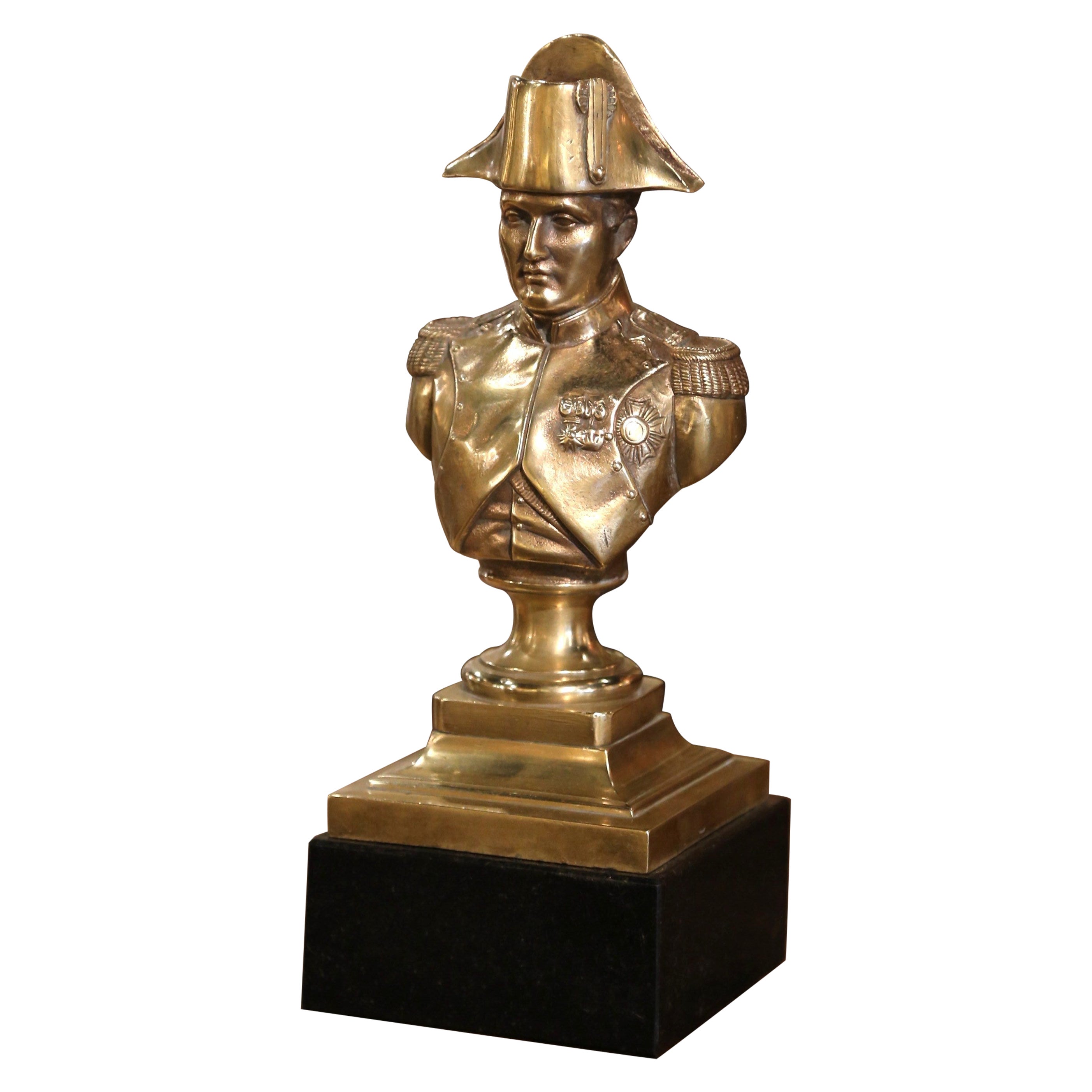 Busto francés de bronce dorado de Napoleón de mediados de siglo sobre base de mármol firmado Ajaccio