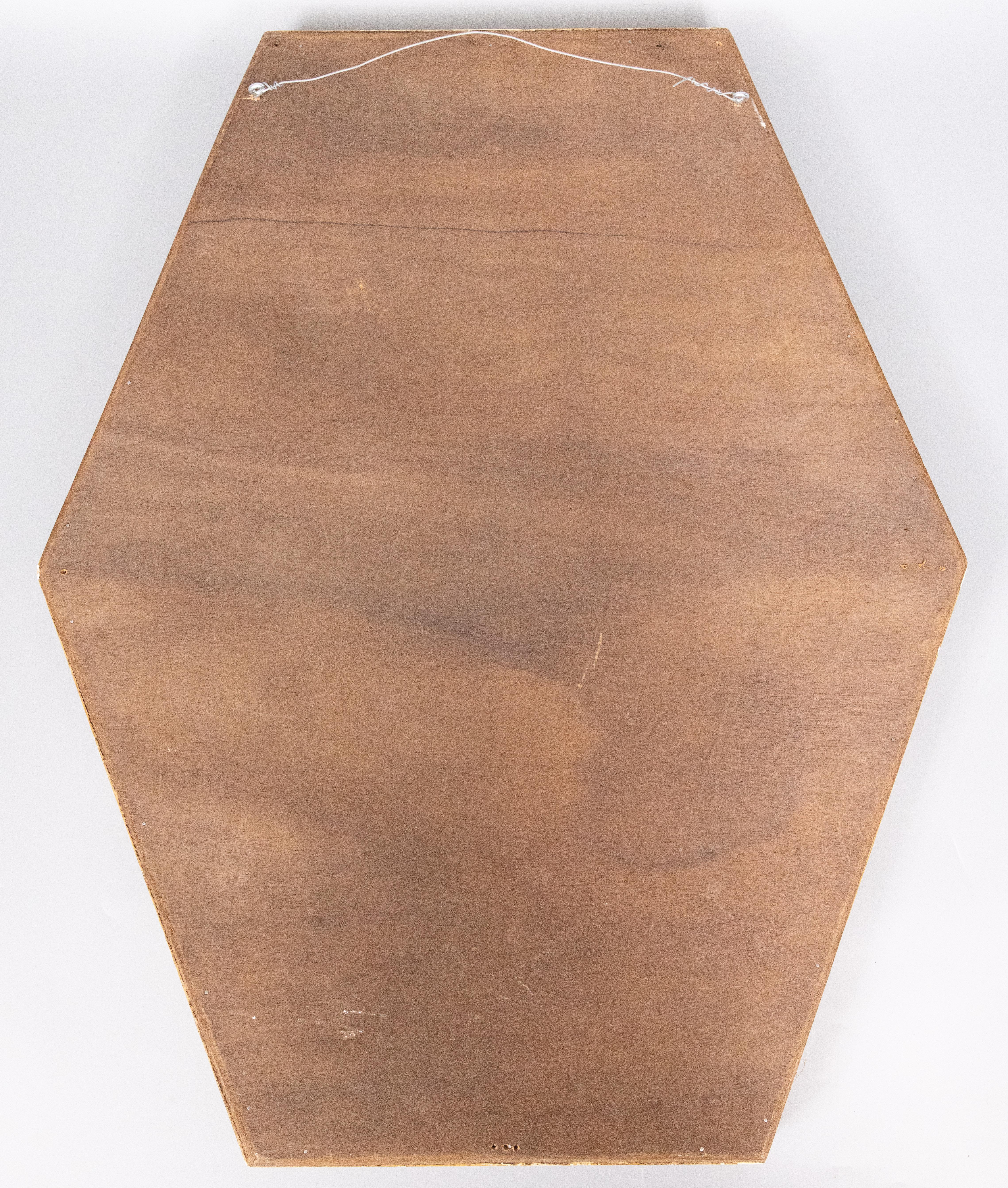 Espejo hexagonal de madera dorada francesa de mediados de siglo en venta 2