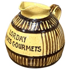 Cruche à vin française en céramique émaillée du milieu du siècle, « Lorday Le Vin des Gourmets »