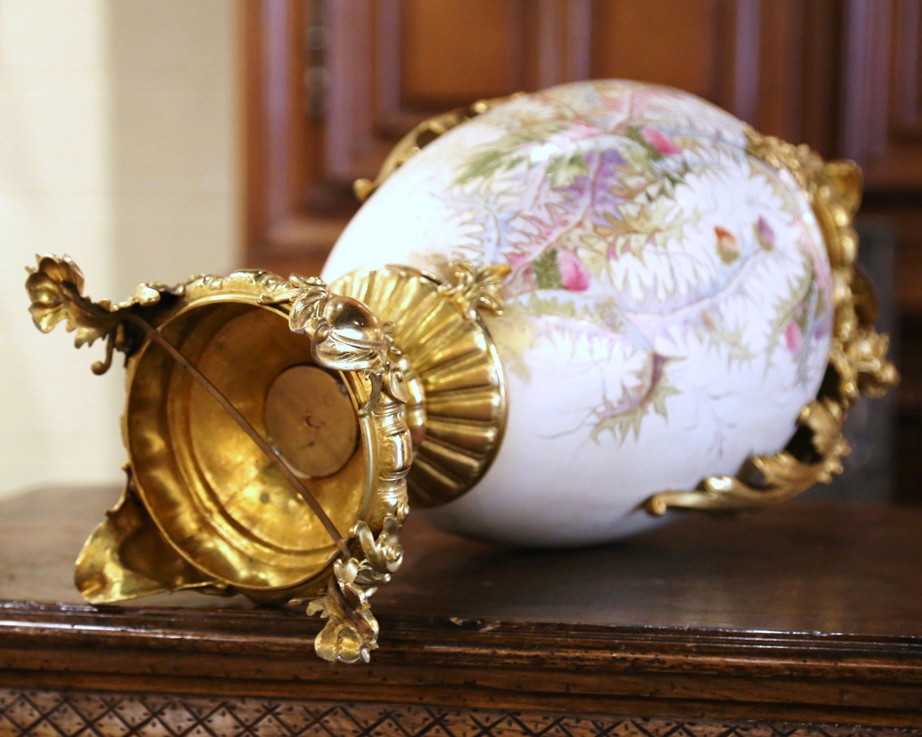 Mid-Century French Gold Plated Brass and Painted Porcelain Urn with Foliage For Sale 5