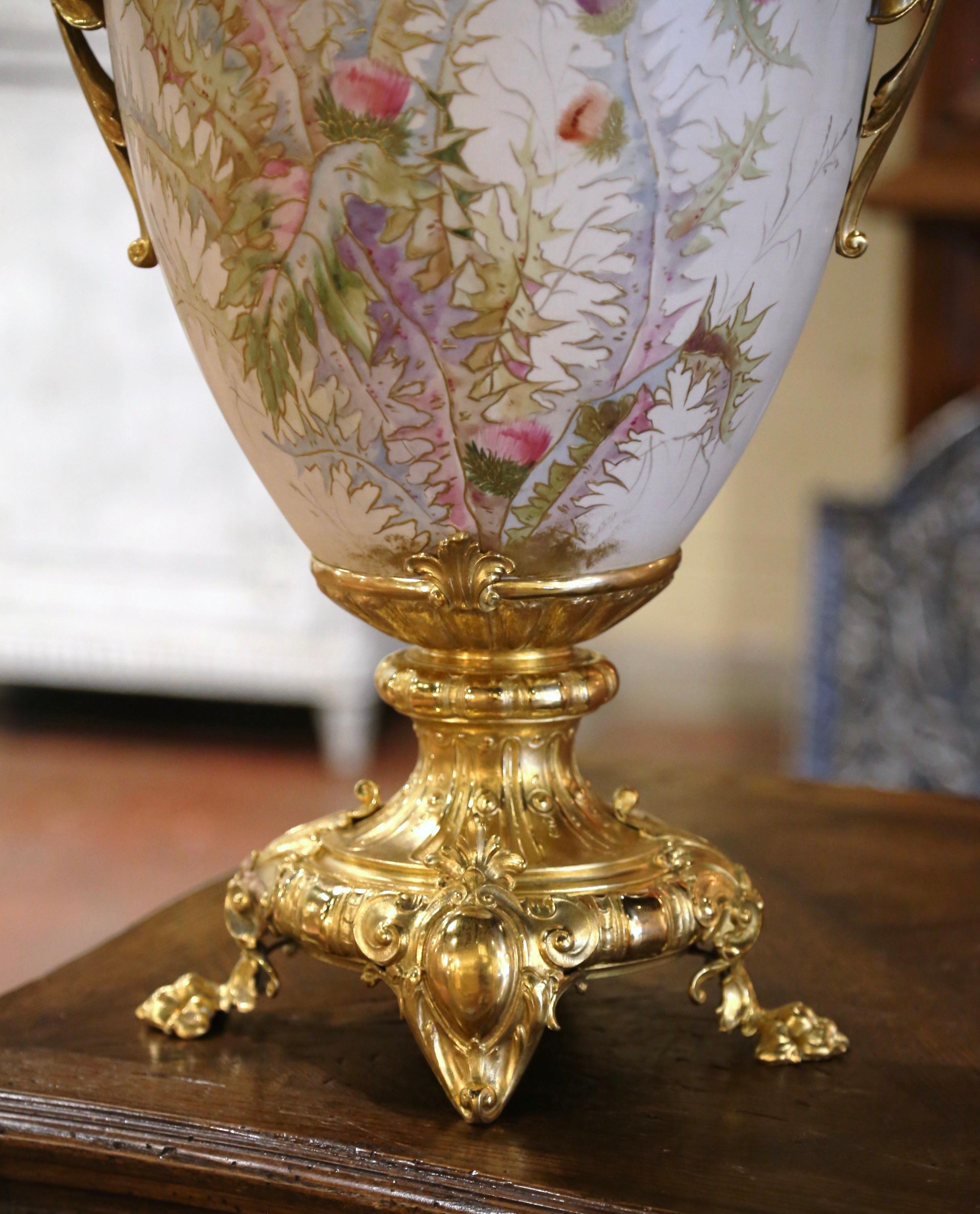 Mid-Century French Gold Plated Brass and Painted Porcelain Urn with Foliage For Sale 1
