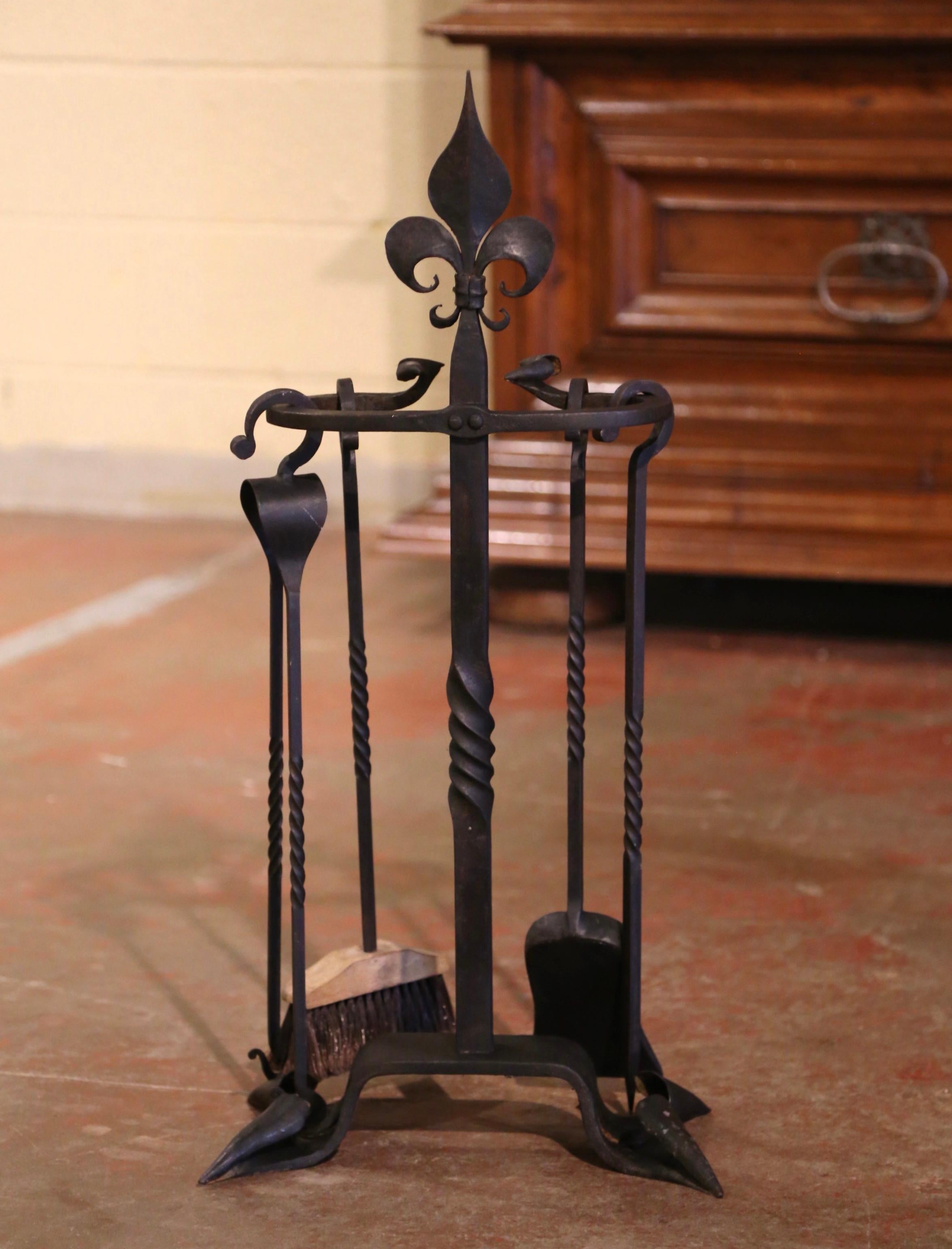 Mid-Century French Gothic Wrought Iron Fireplace Tool Set with Fleur-de-Lys For Sale 1