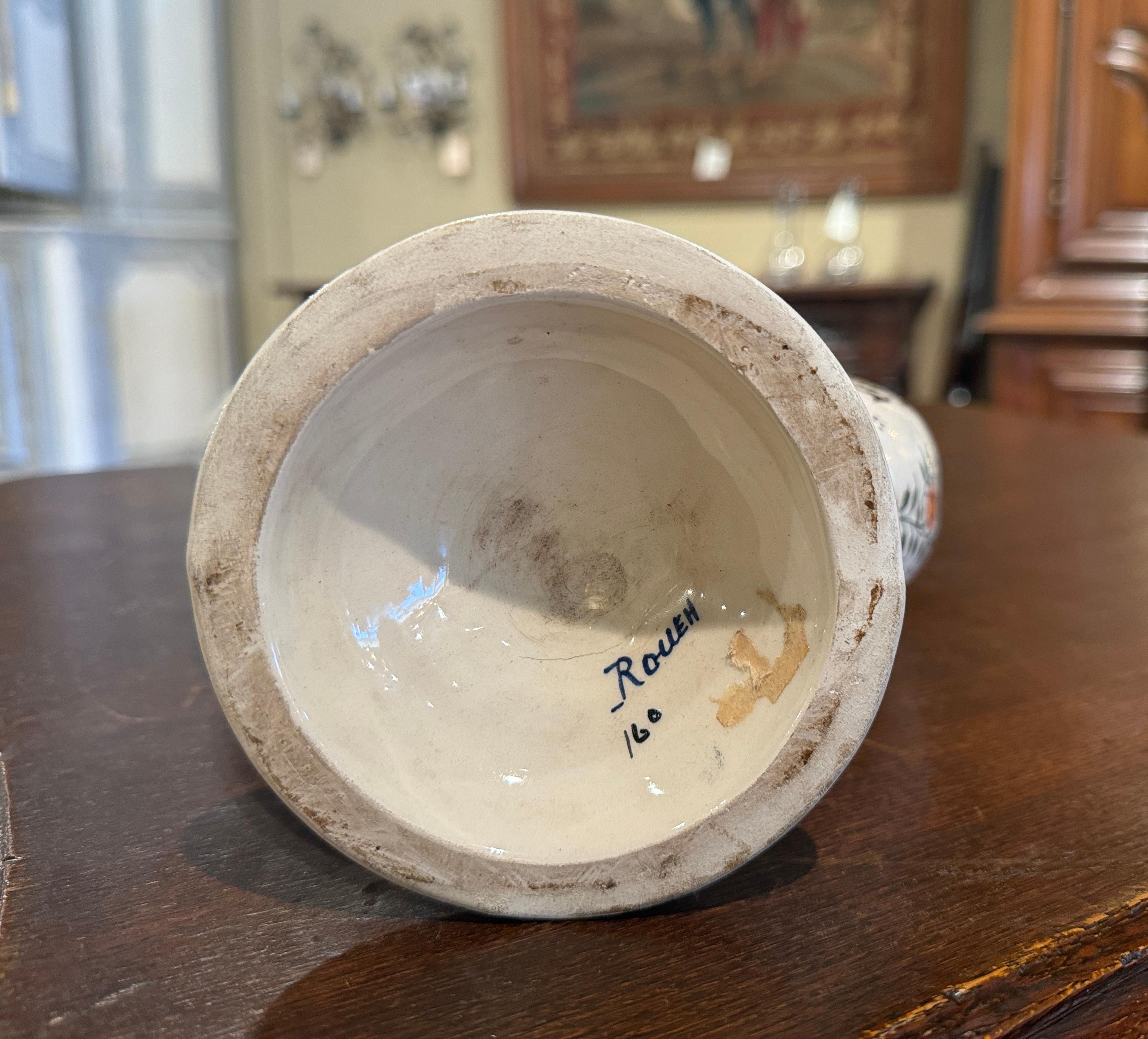 Jarra aguamanil de loza francesa pintada a mano de mediados de siglo de Rouen Normandía siglo XX en venta