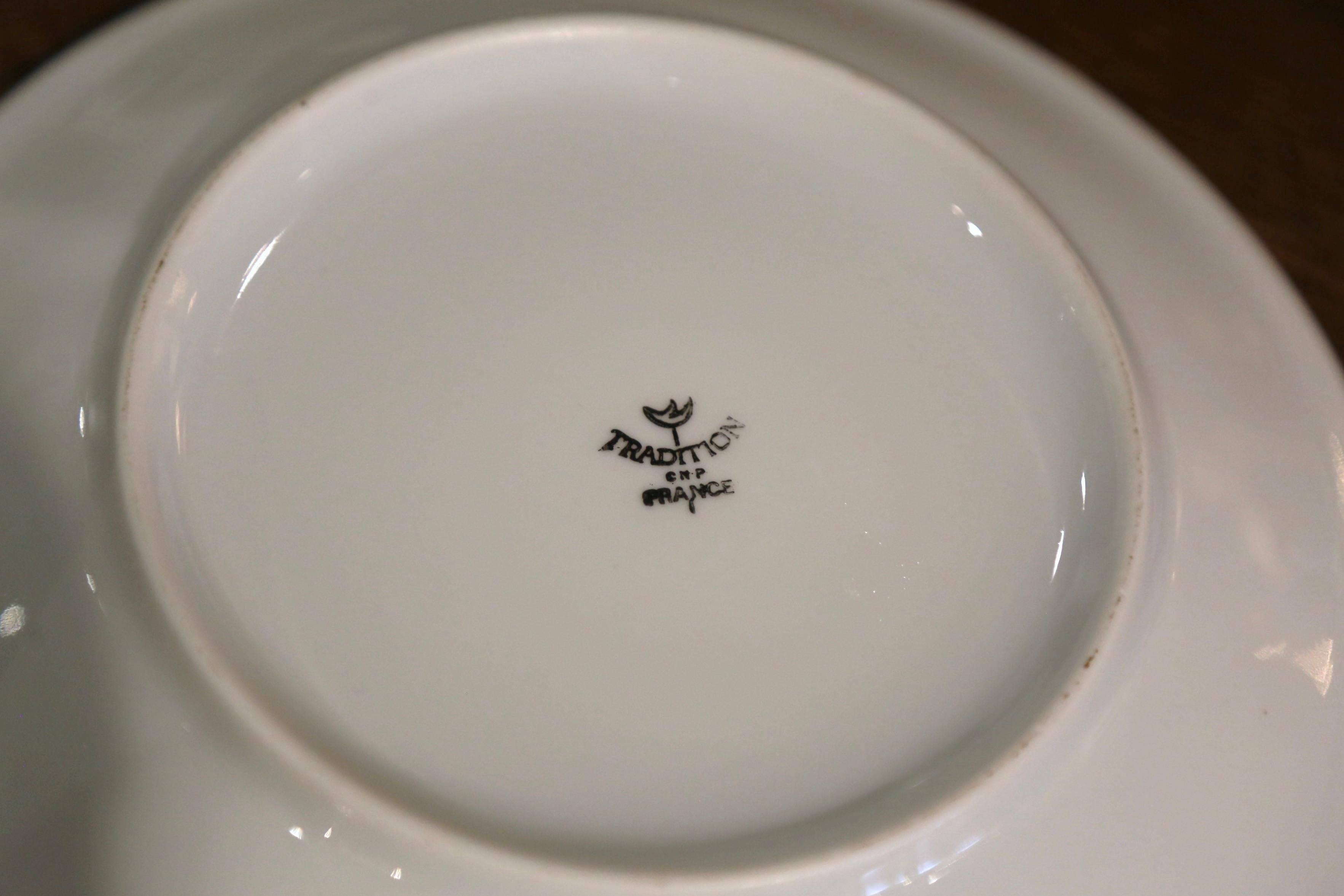 Assiettes en porcelaine peintes à la main du milieu du siècle dernier de Paris, lot de 12 en vente 6