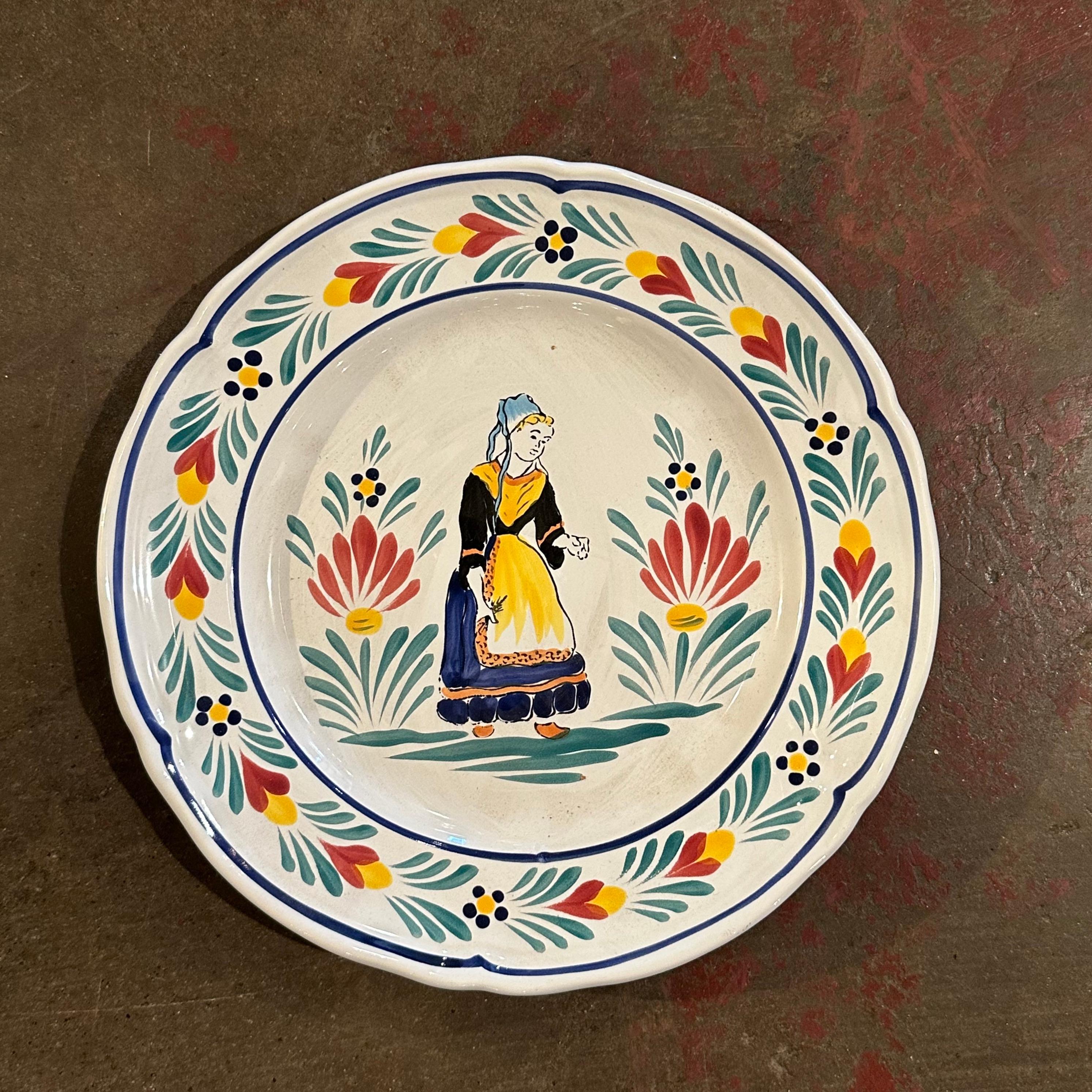 Hand-Painted Mid-Century French Hand Painted Quimper Plates Stamped Pornic, Set of 4 For Sale