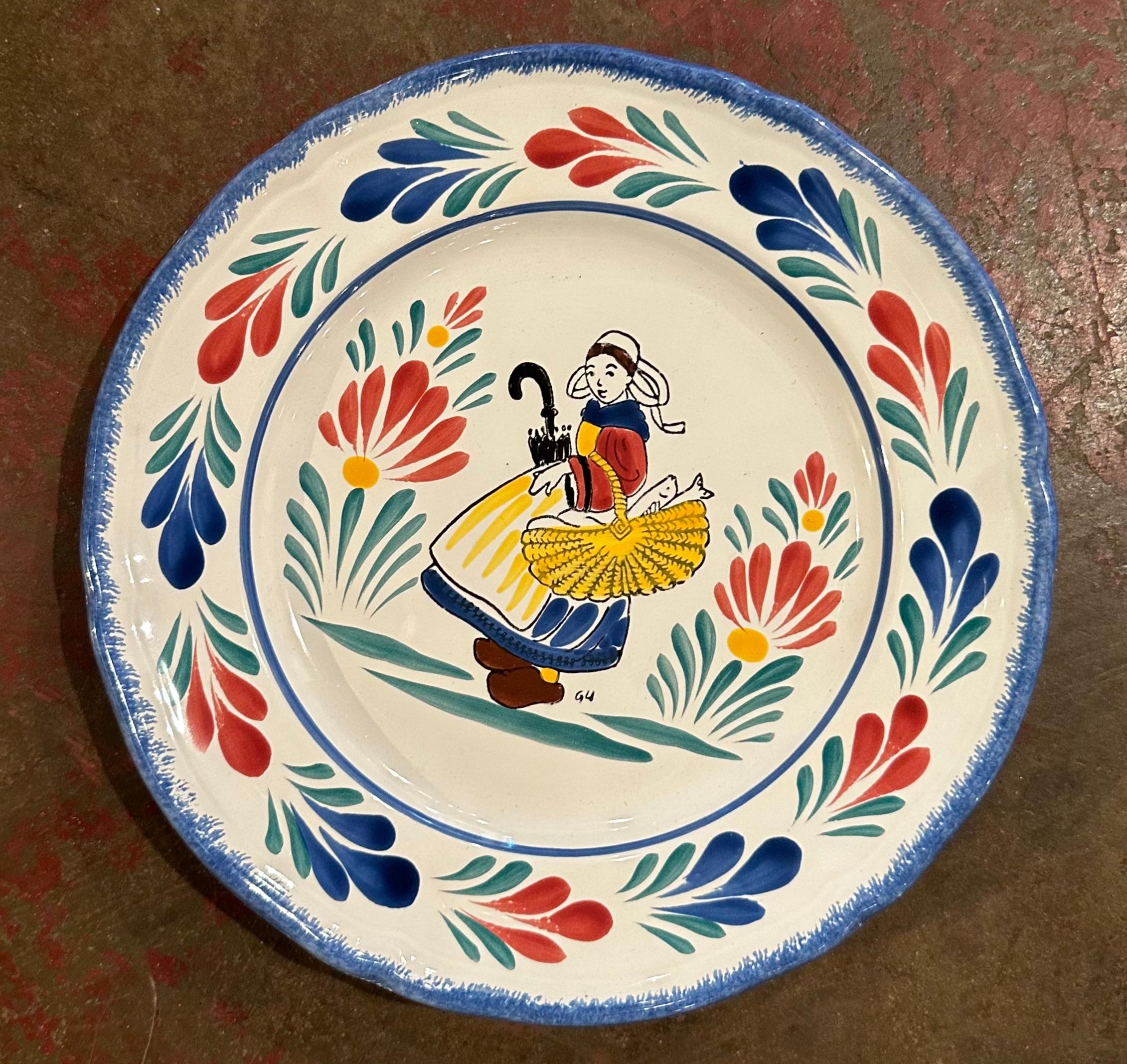 Mid-Century French Hand Painted Quimper Plates Stamped Pornic, Set of 4 In Excellent Condition For Sale In Dallas, TX