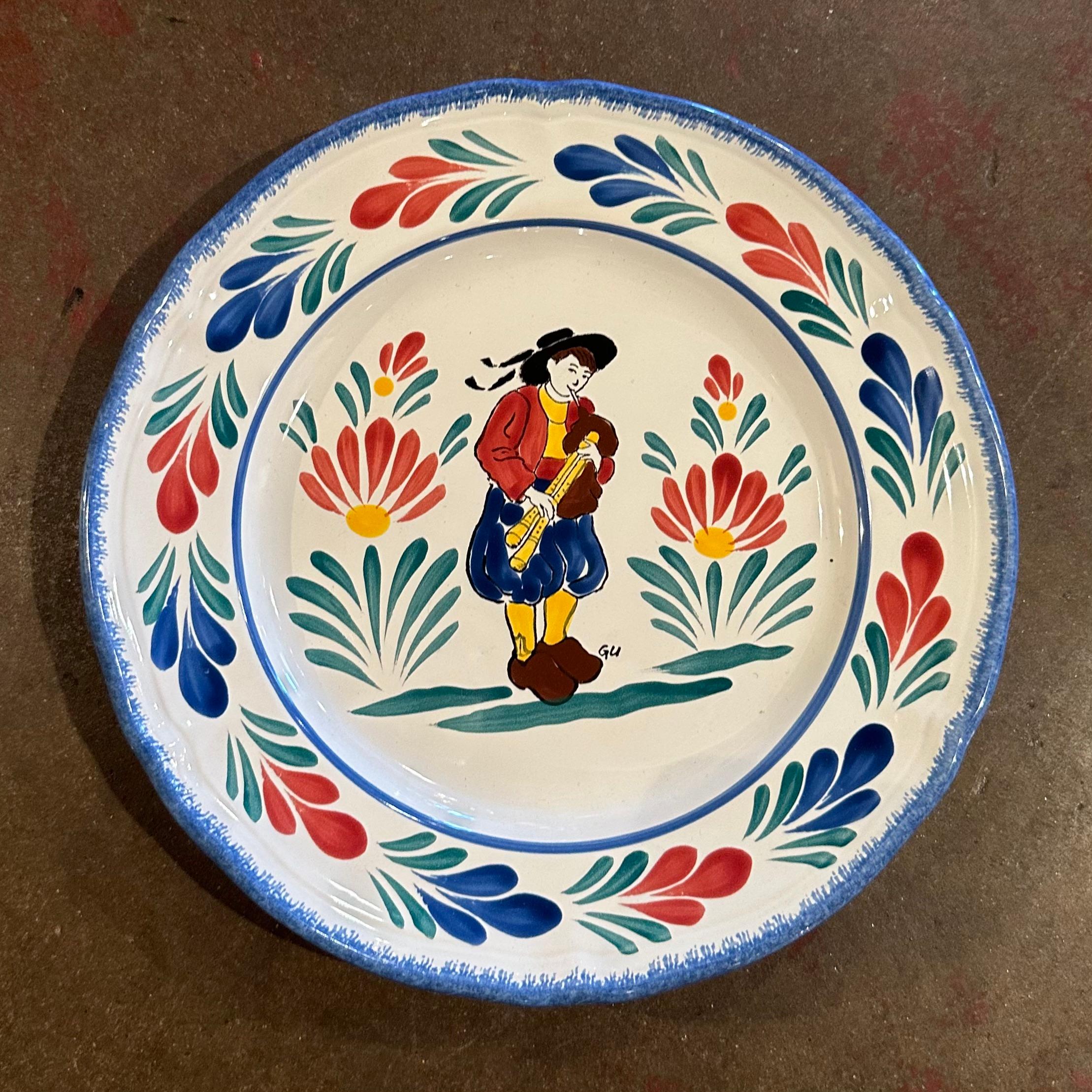 20th Century Mid-Century French Hand Painted Quimper Plates Stamped Pornic, Set of 4 For Sale
