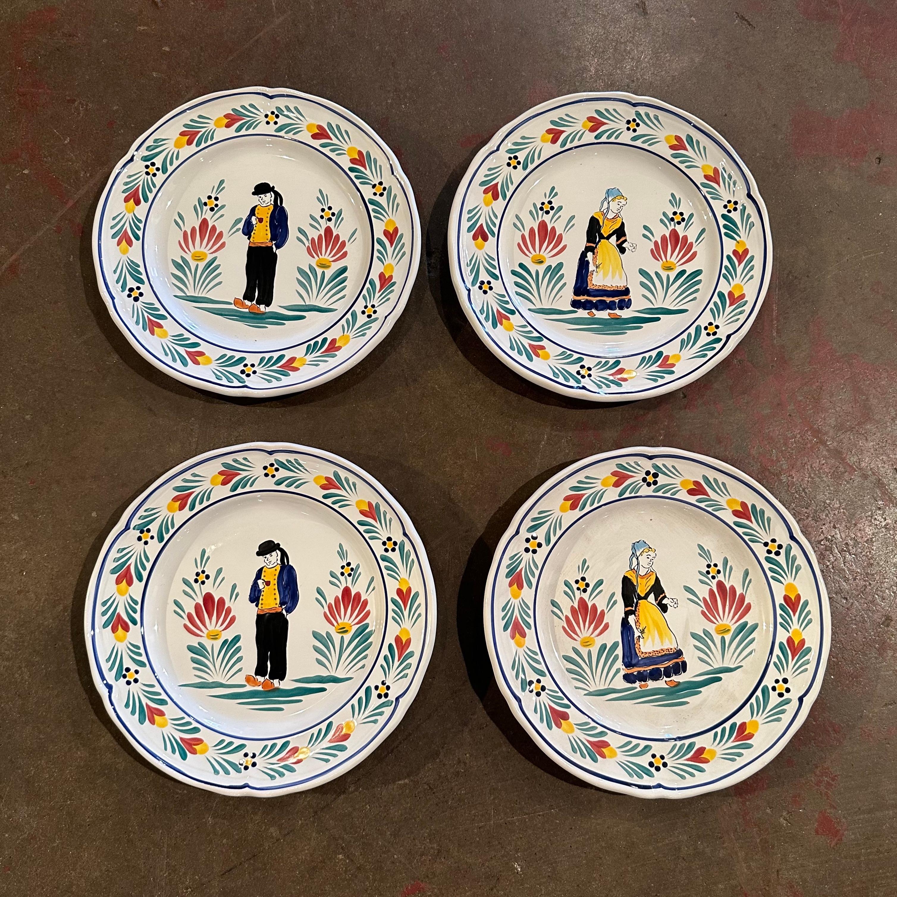 Mid-Century French Hand Painted Quimper Plates Stamped Pornic, Set of 4 For Sale 1