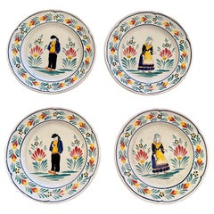 Französische handbemalte Quimper-Teller aus der Mitte des Jahrhunderts, gestempelt Pornic, 4er-Set