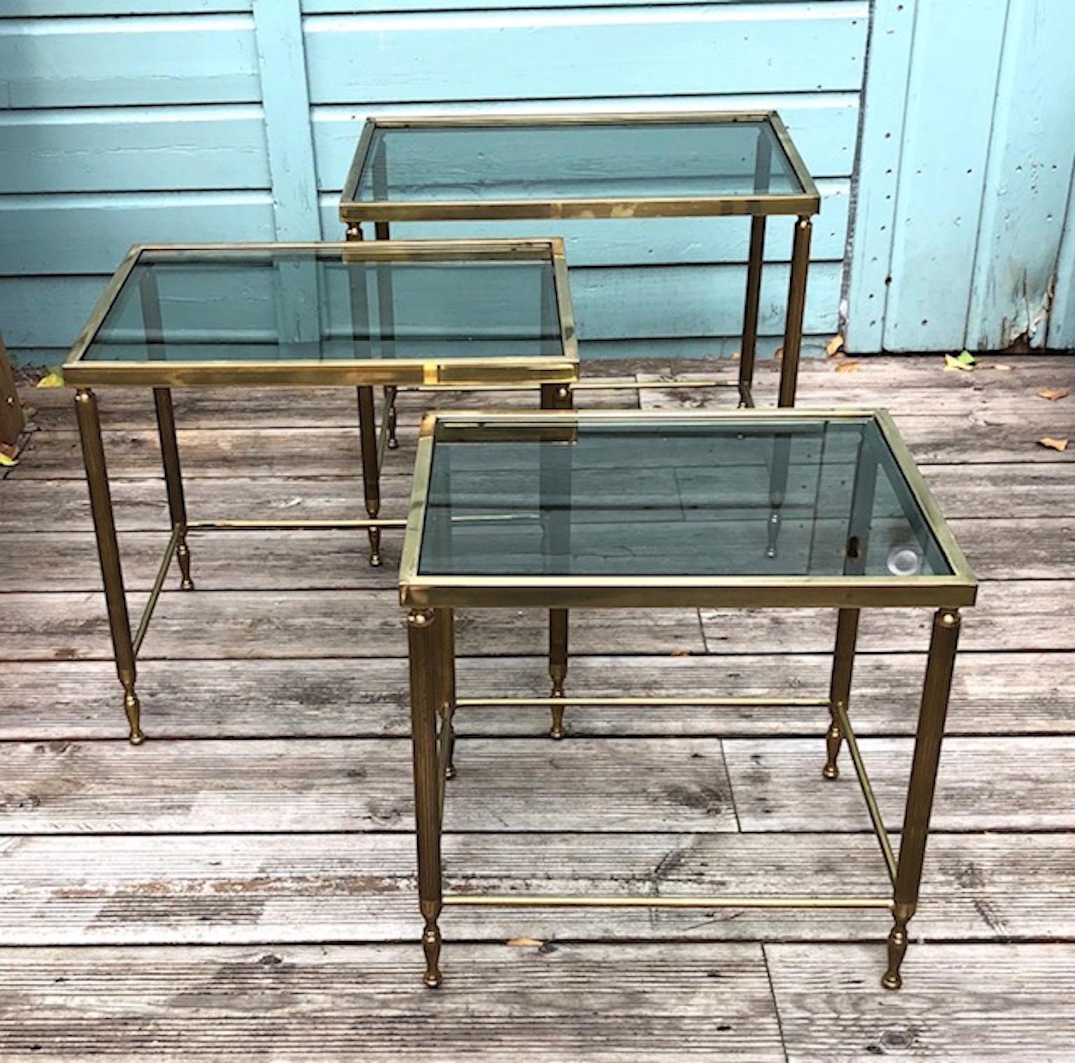 Mid Century French Hollywood Regency Brass Nest of Tables, French, 1950s In Good Condition In Richmond, Surrey