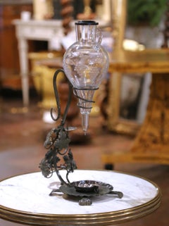 Französischer Weindekanter aus Eisen und Glas aus der Jahrhundertmitte mit Geschmacksbecher