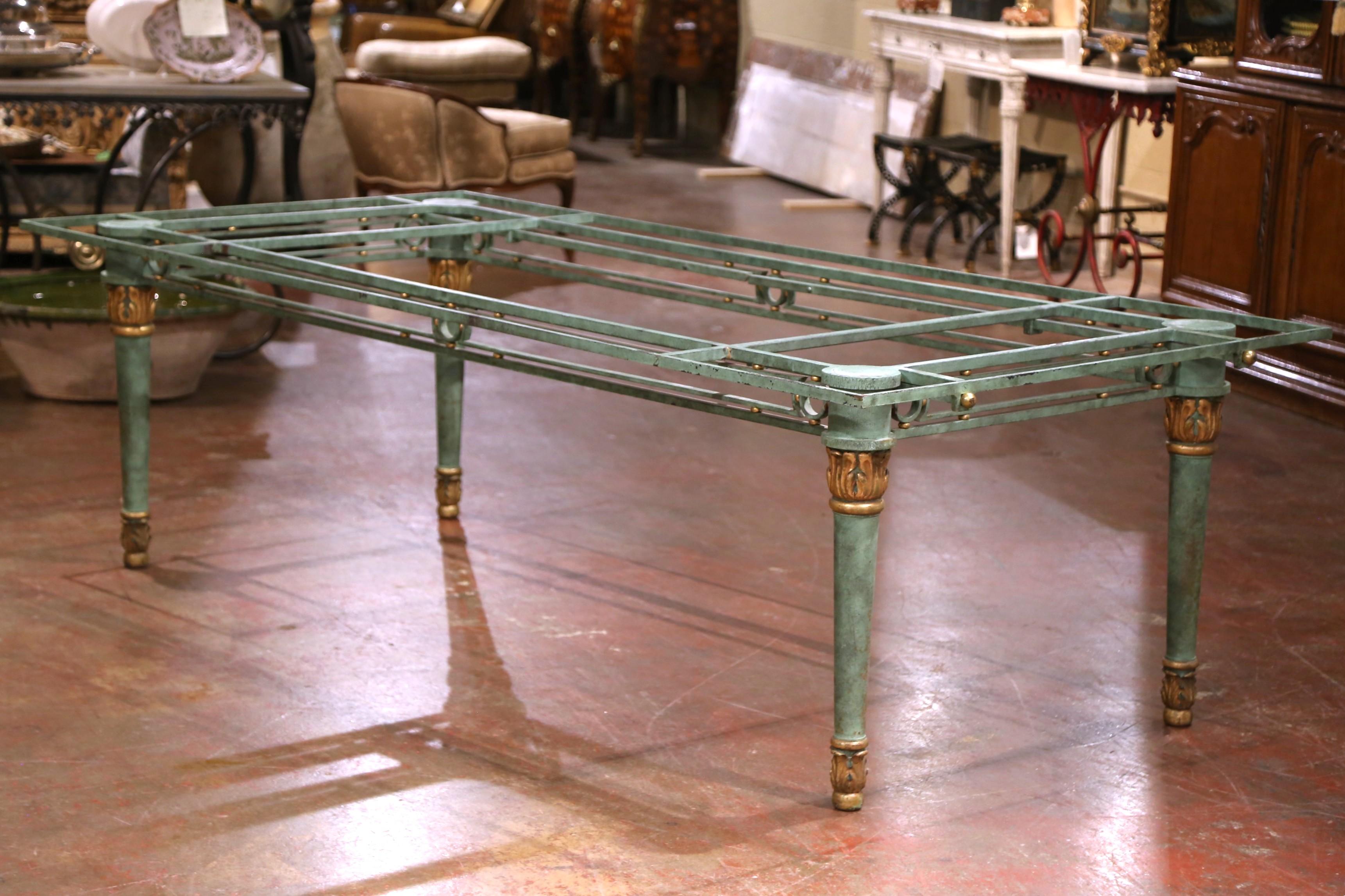 20ième siècle Table de conférence française du milieu du siècle dernier en fer et marbre avec supports à feuilles en vente