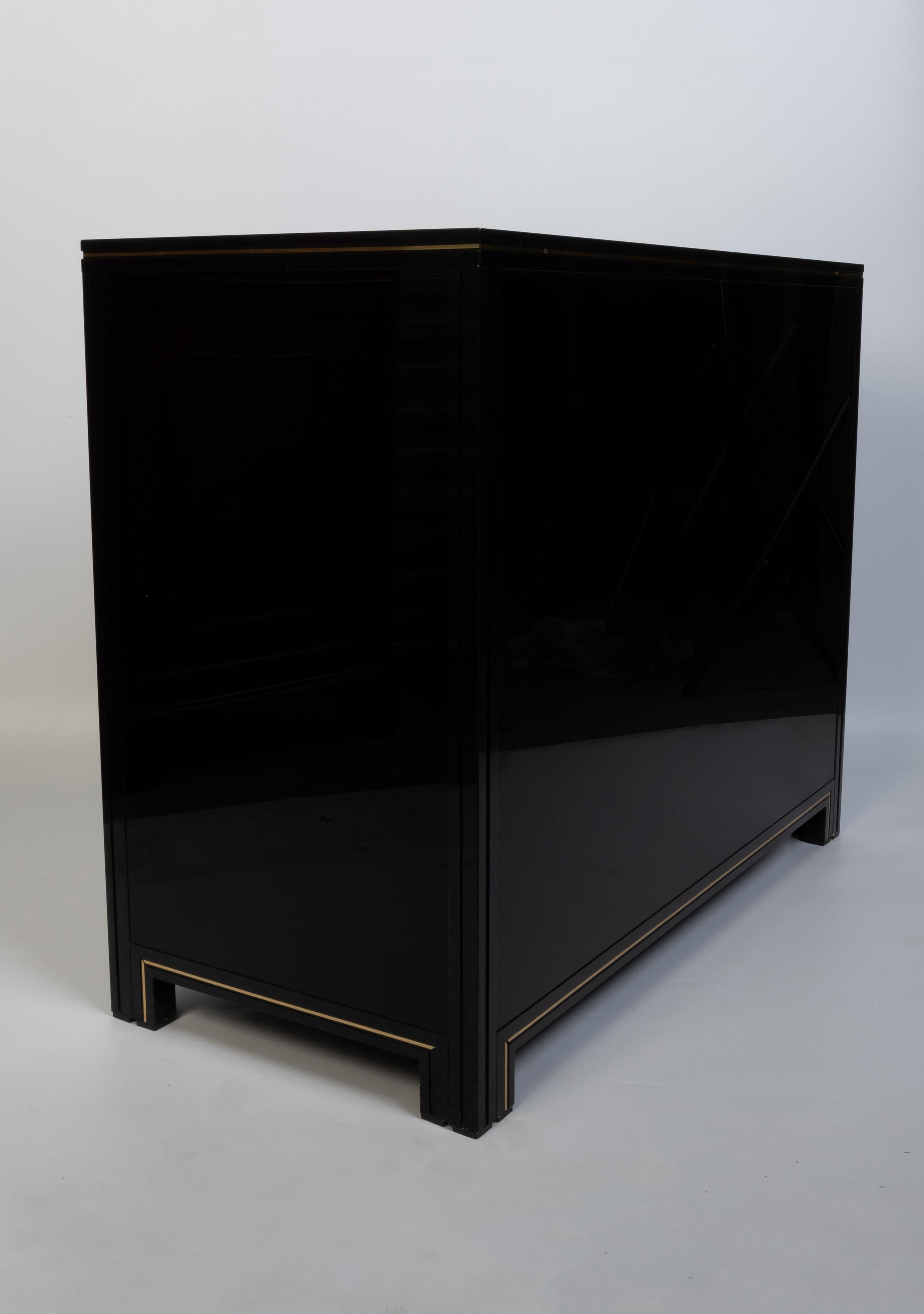 Credenza francese laccata del metà secolo Pierre Vandel Paris C.C. in vendita 6