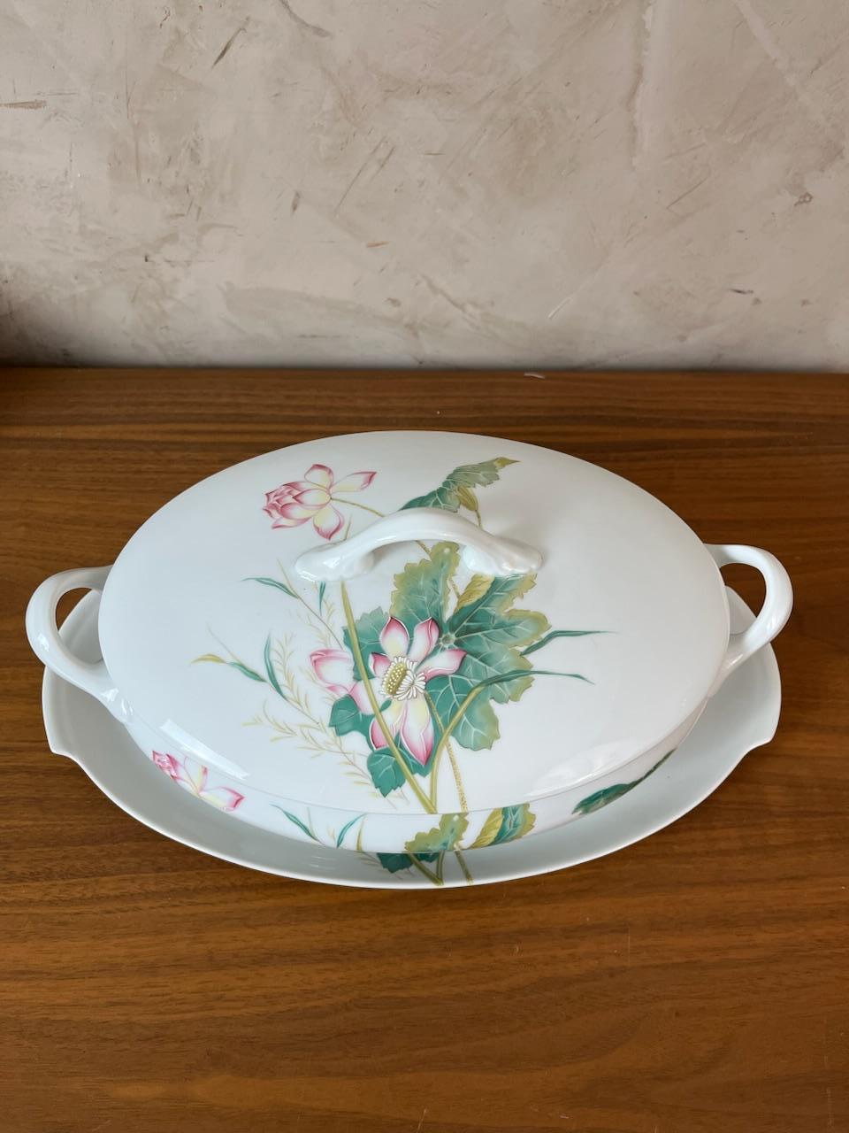 Mid-century French Limoges Porcelain Serving Pieces, 1950s For Sale 6