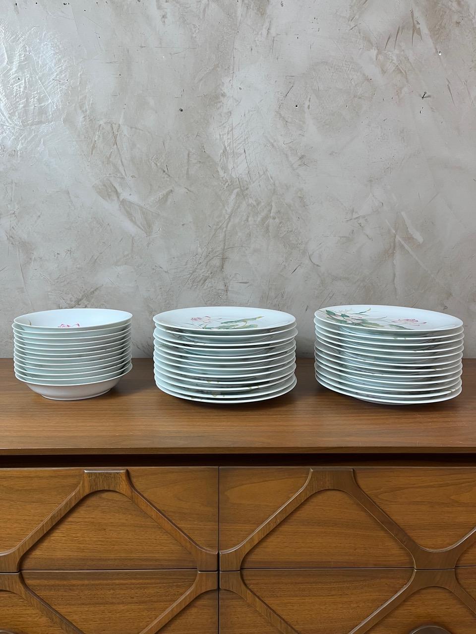 Mid-century French Limoges Porcelain Serving Pieces, 1950s For Sale 4