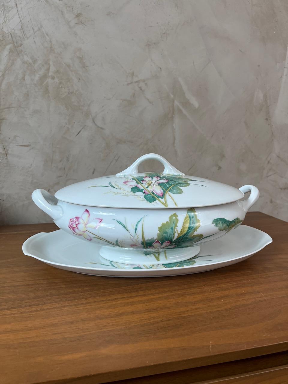 Mid-century French Limoges Porcelain Serving Pieces, 1950s For Sale 5