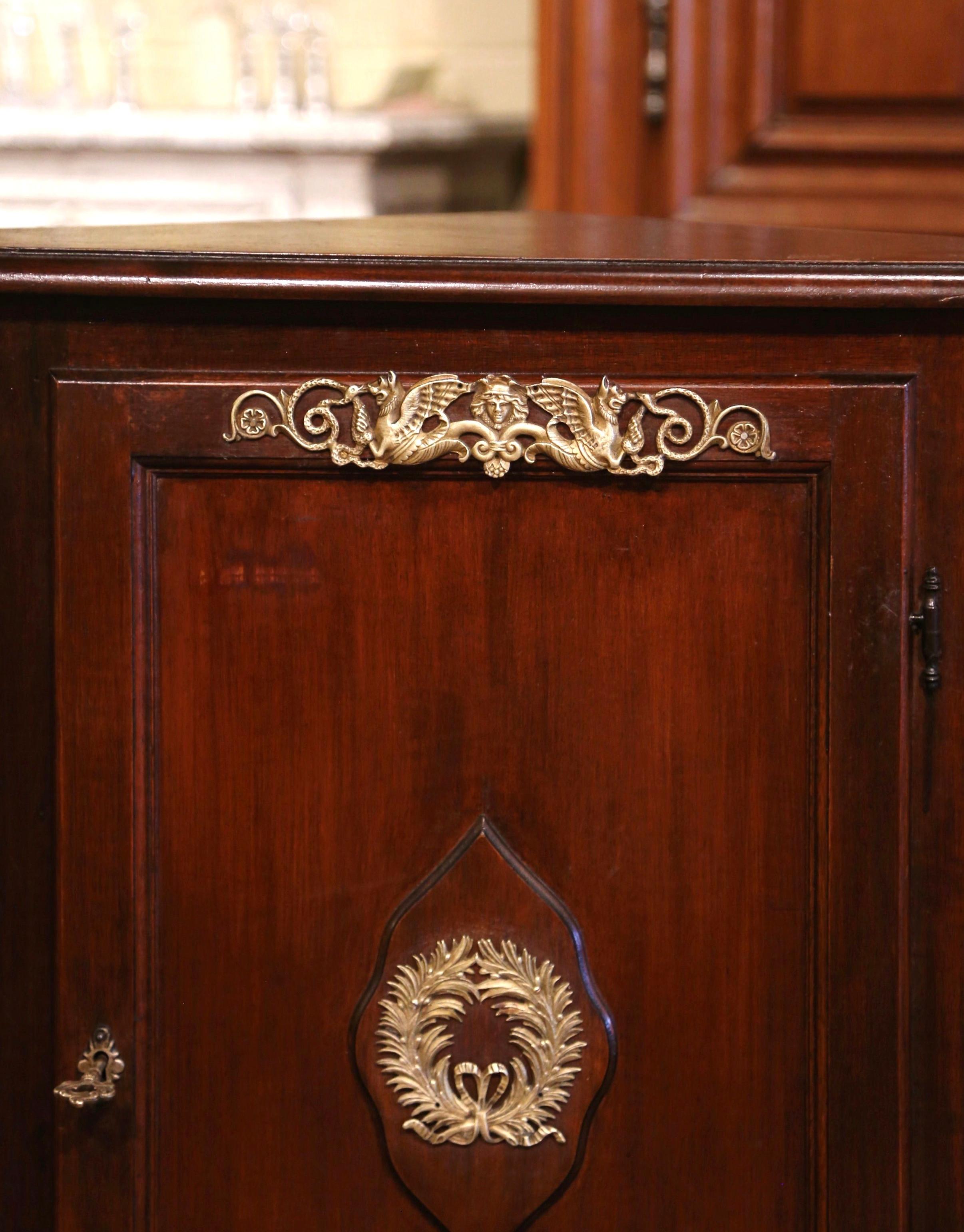 Mid-Century French Louis Philippe Mahogany Single Door Corner Cabinet In Excellent Condition For Sale In Dallas, TX