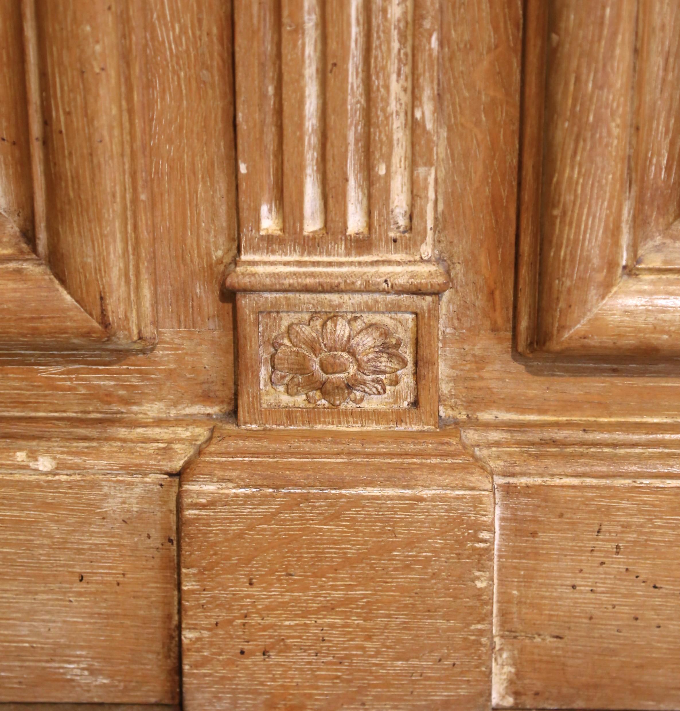 Buffet de Chasse di metà secolo in stile Luigi XIV in Oak Light con cassetti in vendita 3