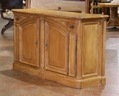 Buffet de Chasse à tiroirs en chêne clair de style Louis XIV du milieu du siècle dernier