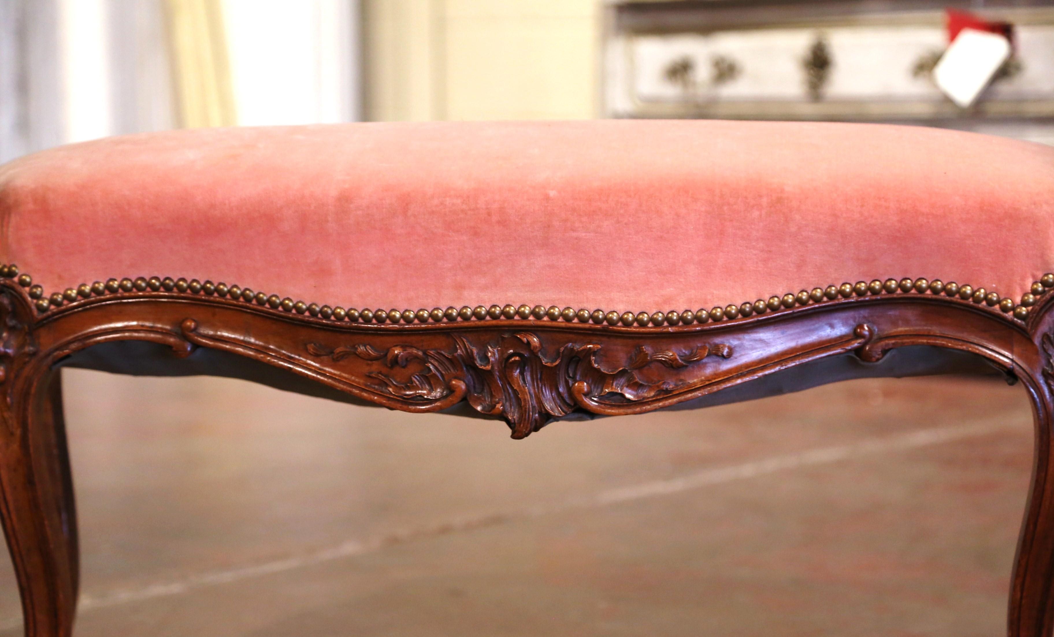 Midcentury French Louis XV Carved Walnut and Velvet Bombe and Curved Bench In Excellent Condition In Dallas, TX