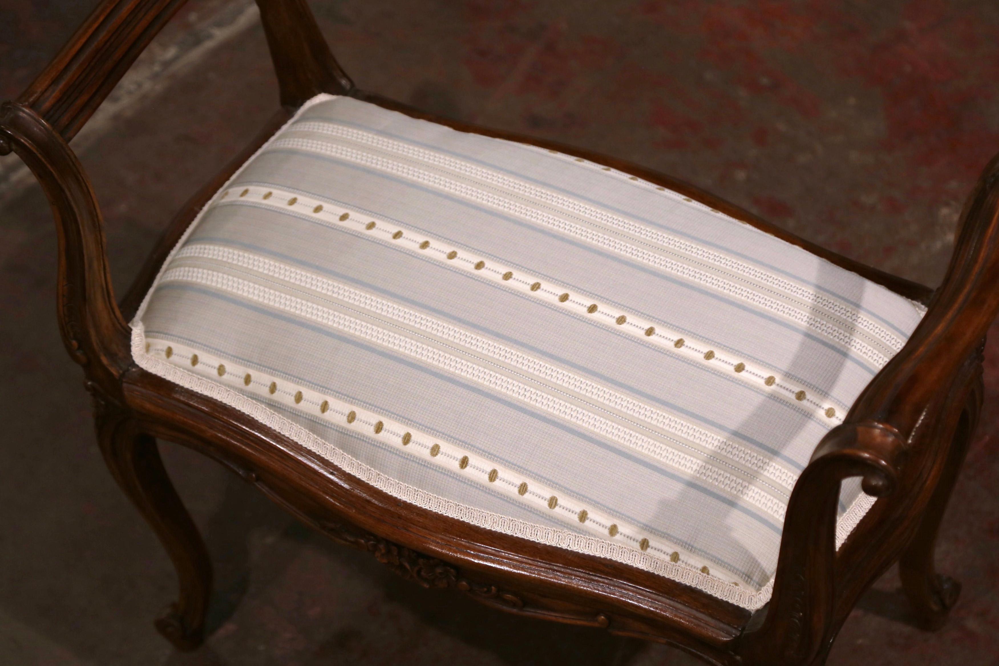 Mid-Century French Louis XV Carved Walnut Piano Bench with Stripe Silk Fabric In Excellent Condition In Dallas, TX