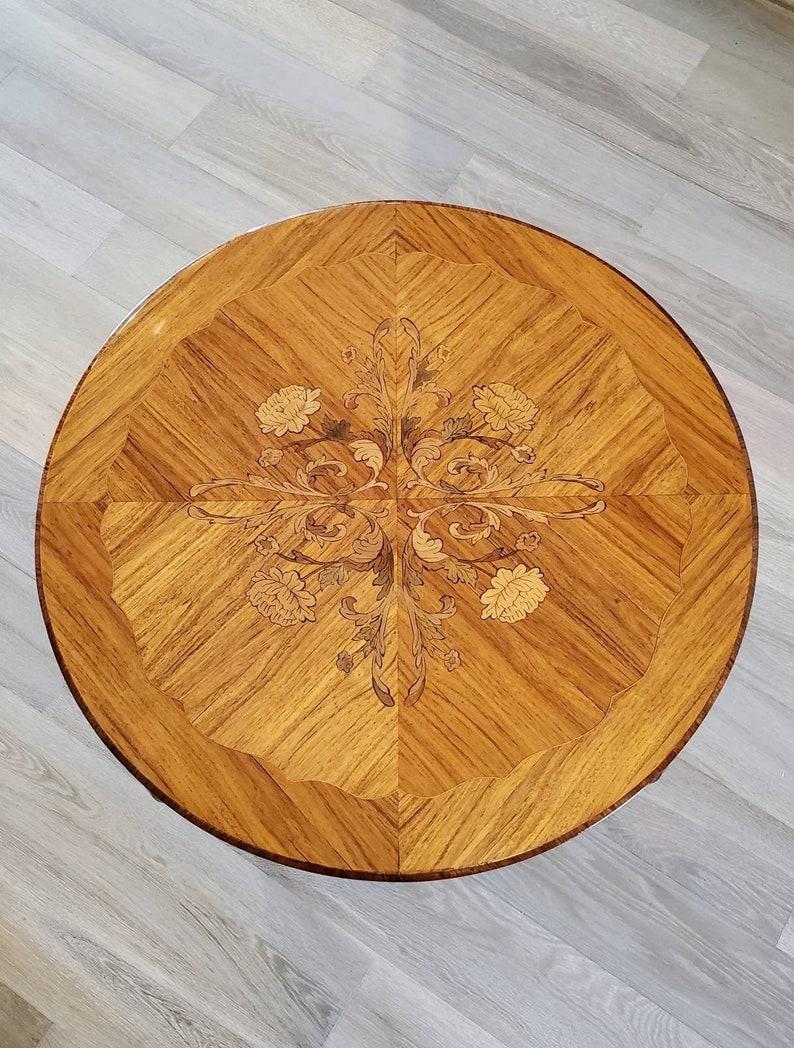 Mid-Century French Louis XV Marquetry Table In Good Condition In Forney, TX