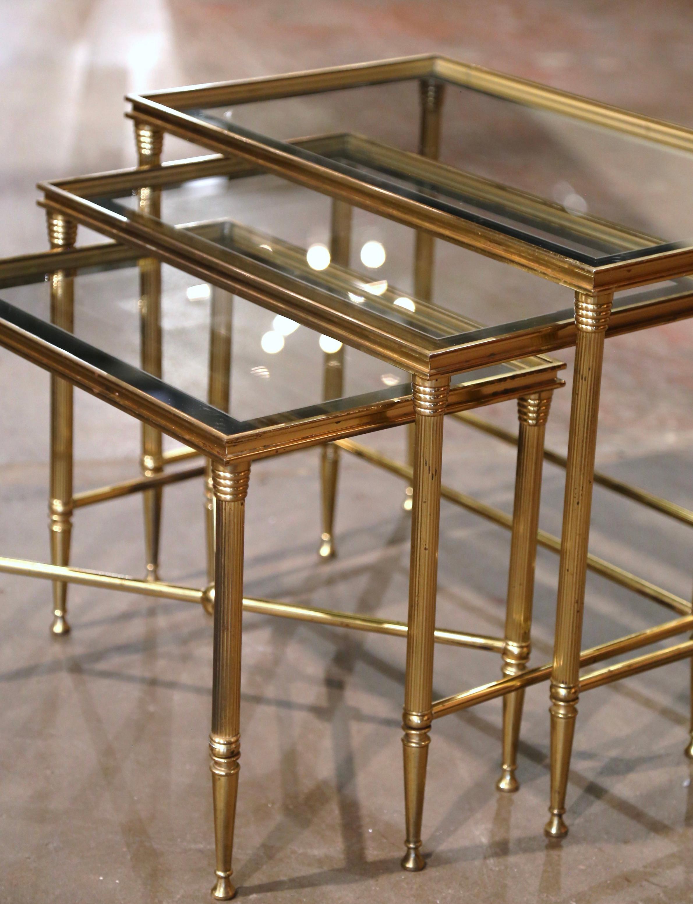 Neoclassical Mid-Century French Louis XVI Glass Top and Brass Nesting Tables Baguès Style For Sale