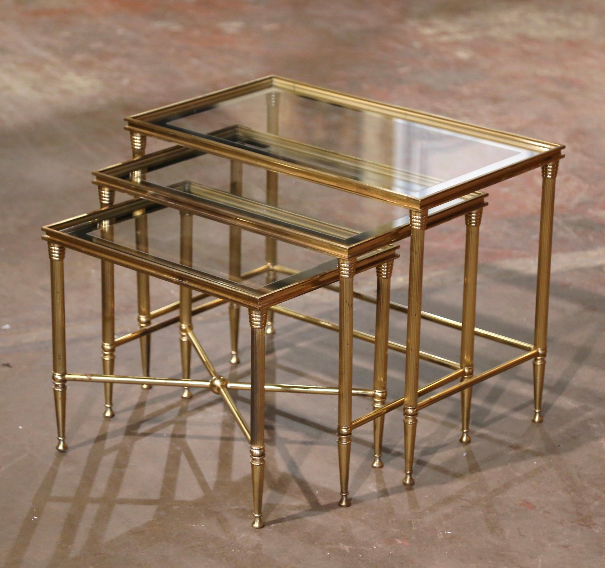 Mid-Century French Louis XVI Glass Top and Brass Nesting Tables Baguès Style In Excellent Condition For Sale In Dallas, TX