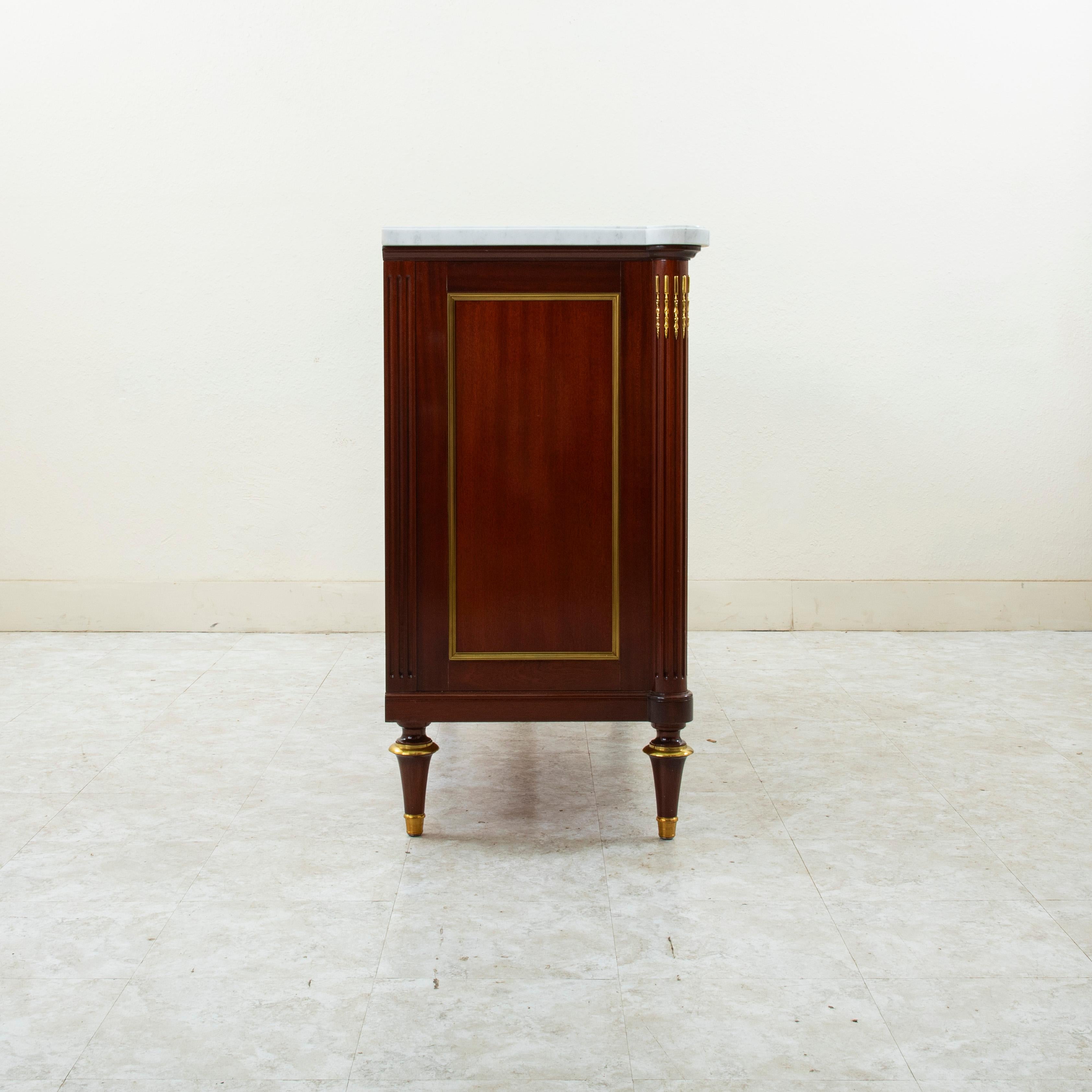 Aparador francés de mediados de siglo, estilo Luis XVI, de Maurice Hirsch para Maison Jansen en Bueno estado para la venta en Fayetteville, AR