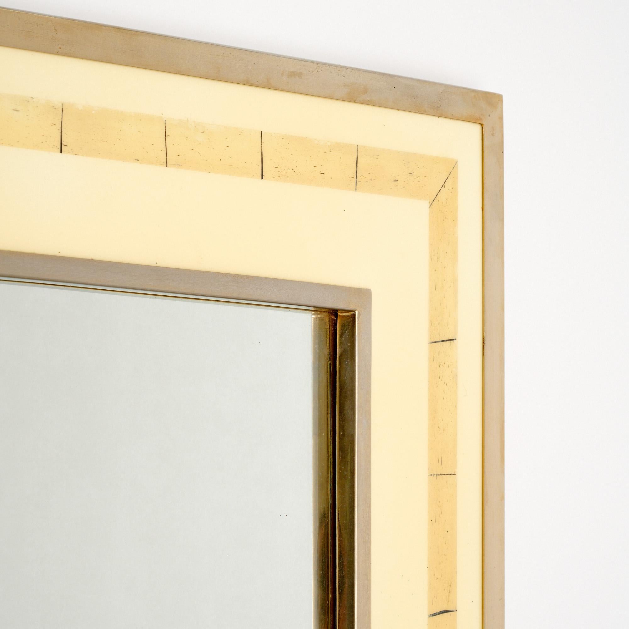 Fine XX secolo Specchio francese di metà secolo in lucite e cromo in vendita
