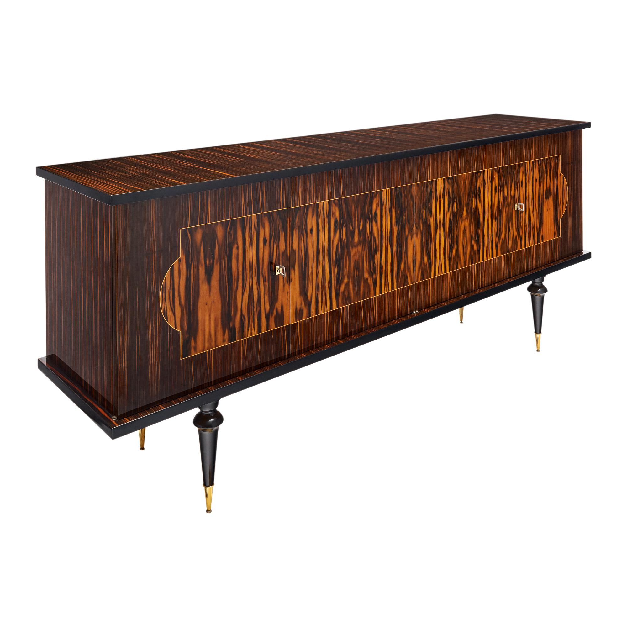 Mid-Century moderno Buffet in macassar francese di metà secolo in vendita