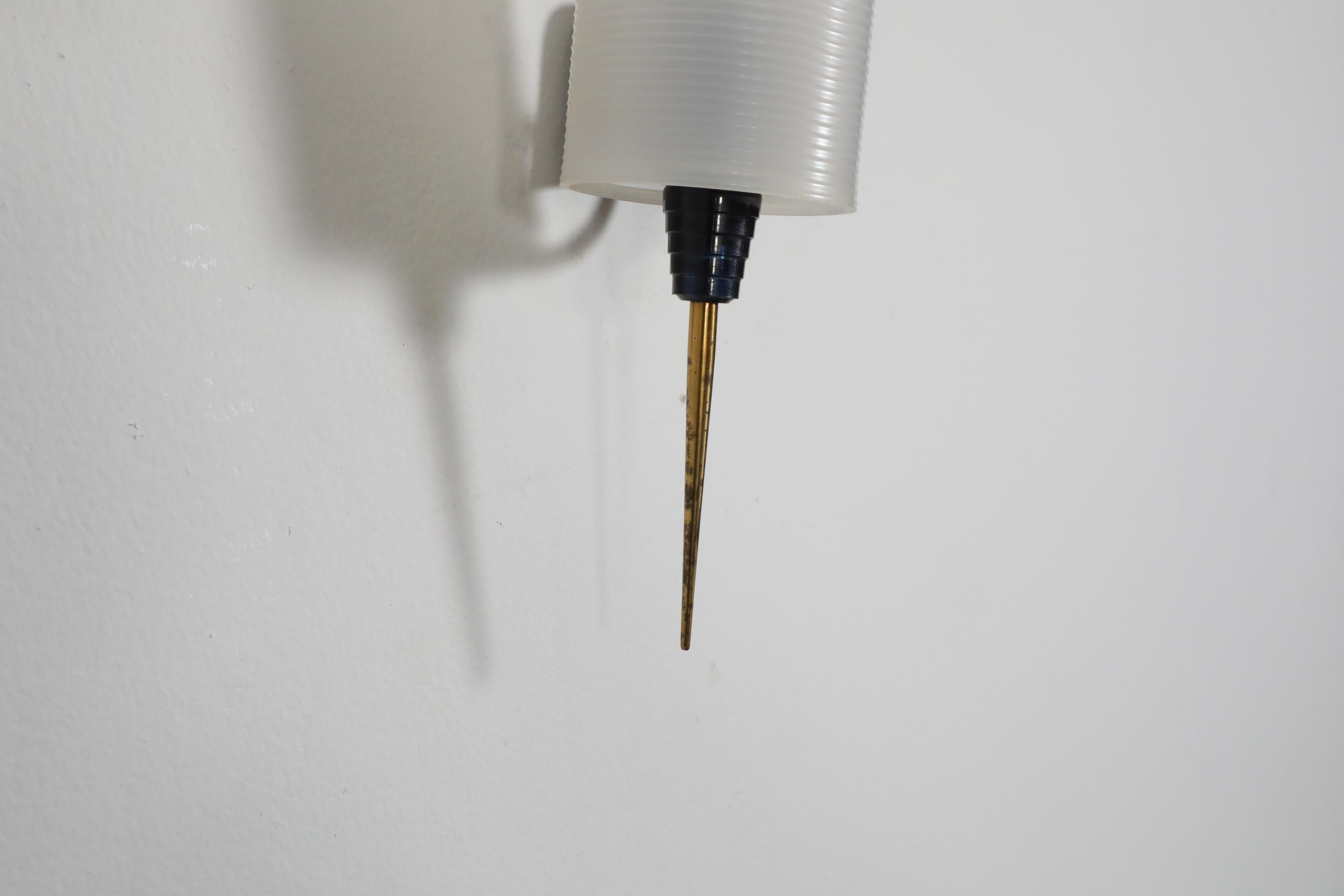 Mid-Century French Maison Arlus Style Wall Sconce w/ Brass Spike & Plexi Shade For Sale 7