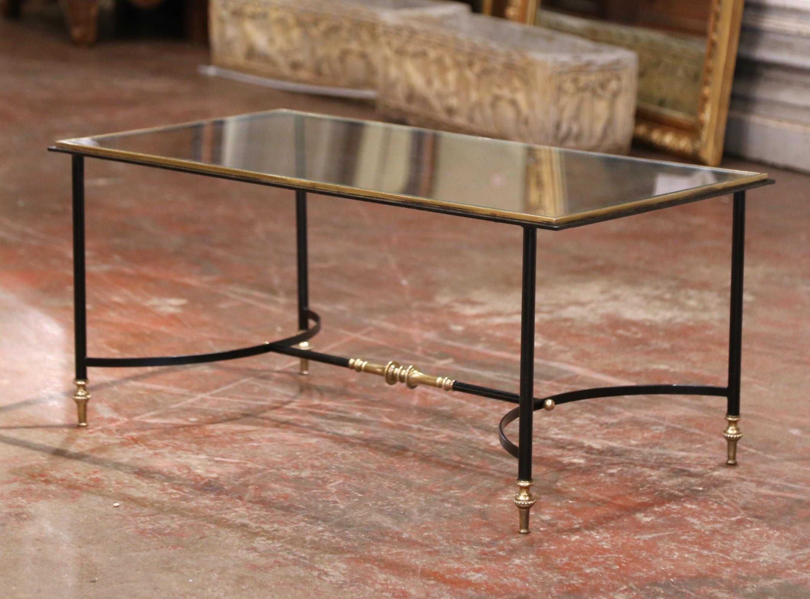 Mesa de centro francesa de mediados de siglo Maison Bagues de bronce dorado y ennegrecido Hecho a mano en venta