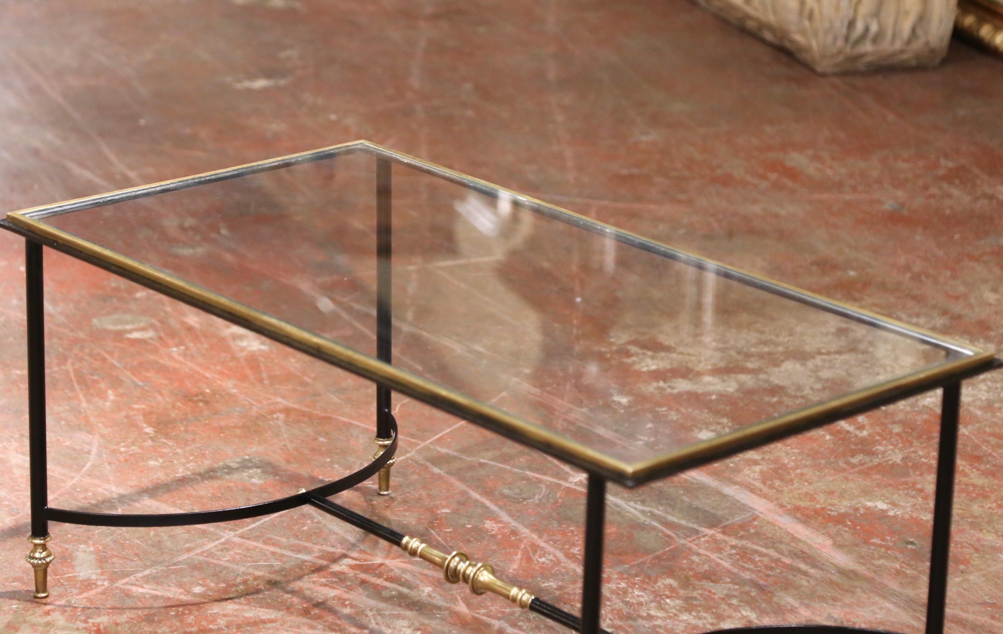 Mesa de centro francesa de mediados de siglo Maison Bagues de bronce dorado y ennegrecido Bronce en venta