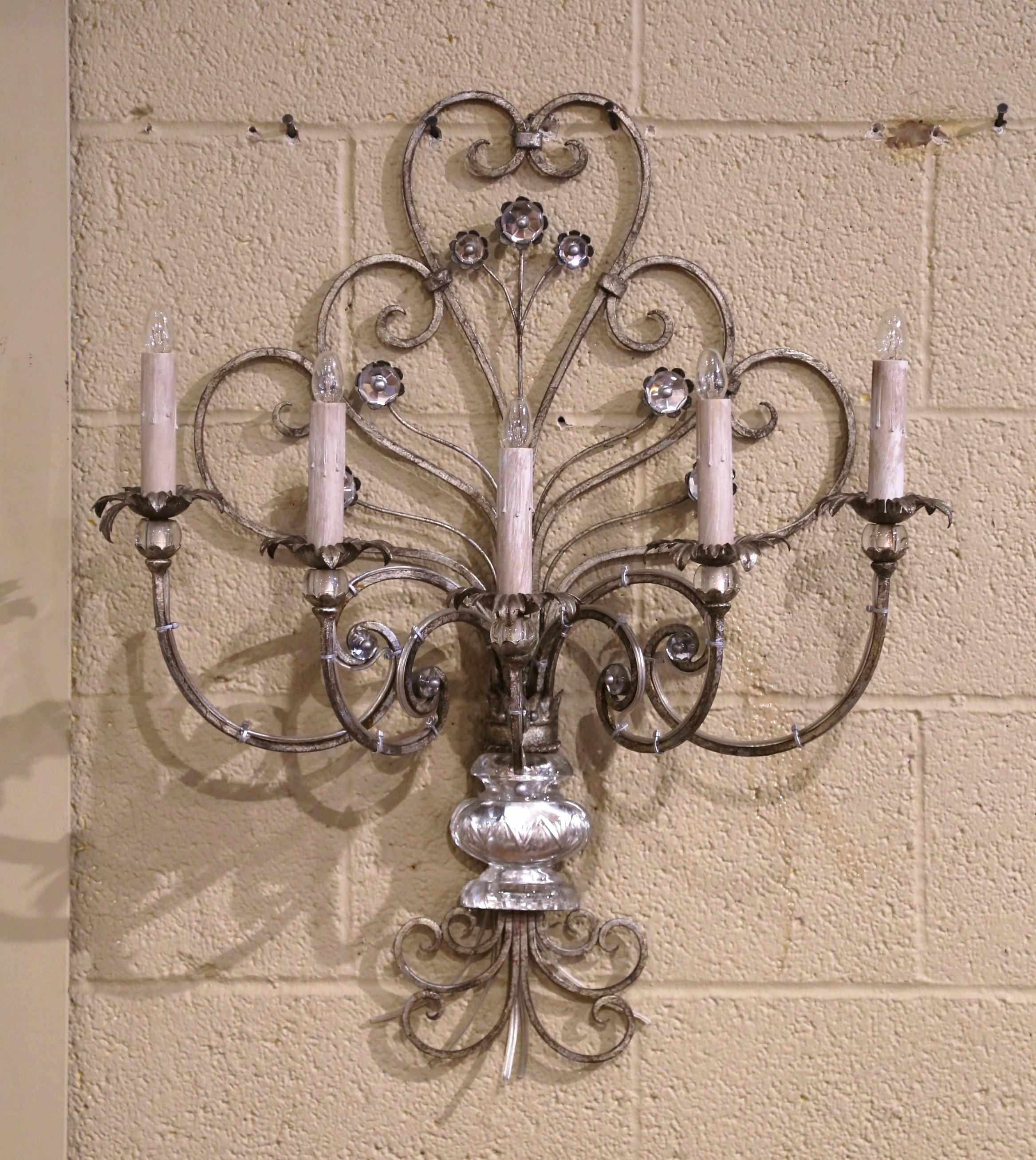 Scontrino da parete in ferro e cristallo tagliato in stile Maison Bagues francese di metà secolo In condizioni ottime in vendita a Dallas, TX