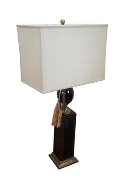 Lámpara de mesa monolito de porcelana y latón francesa de mediados de siglo Maison Le Dauphin 35