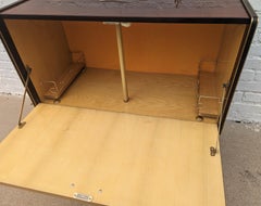 Barcart française moderne du milieu du siècle dernier en bois de rose