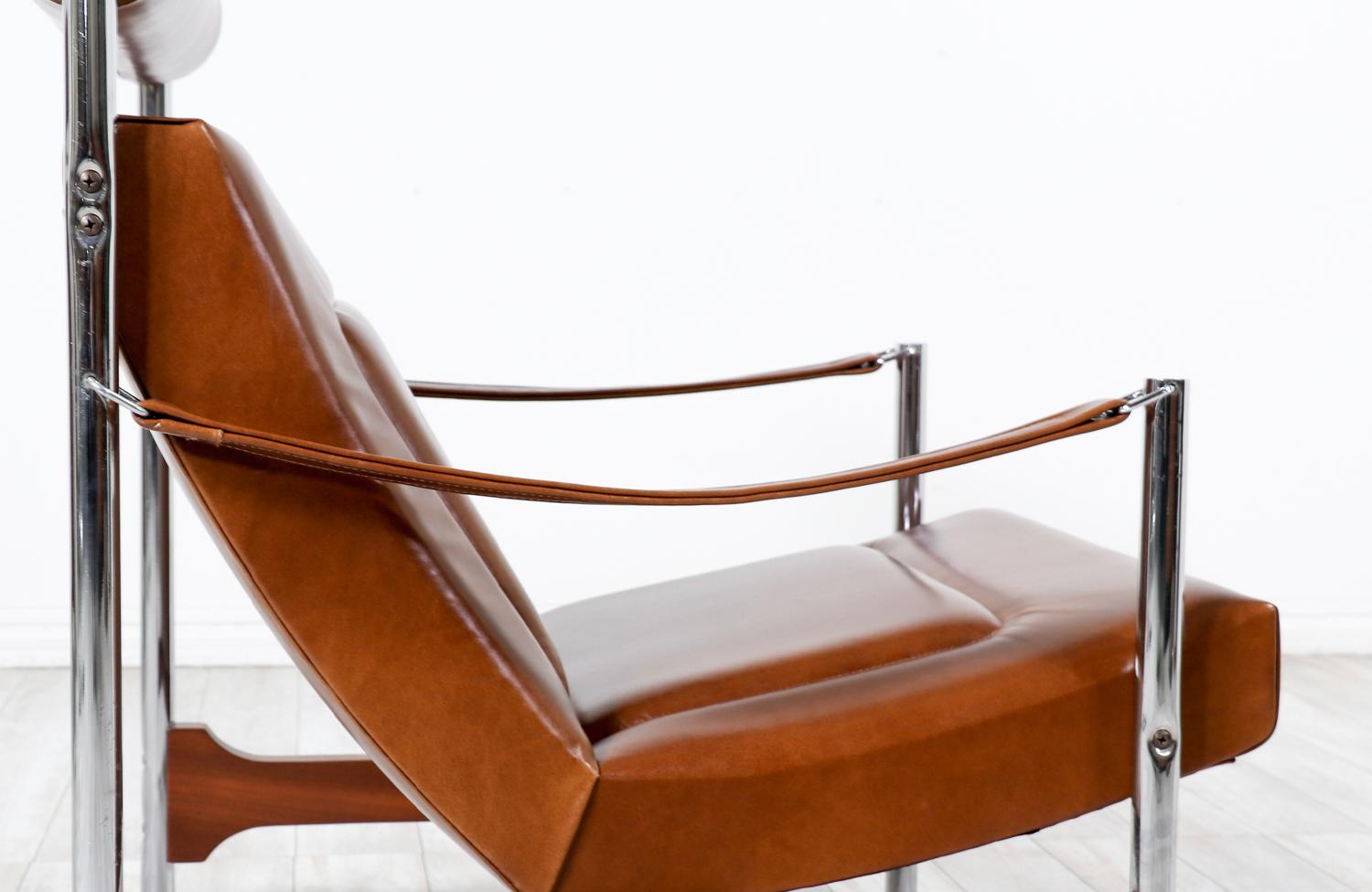 Chaises longues en noyer sculpté et cuir du milieu du siècle dernier de The Modernity par Steiner en vente 1