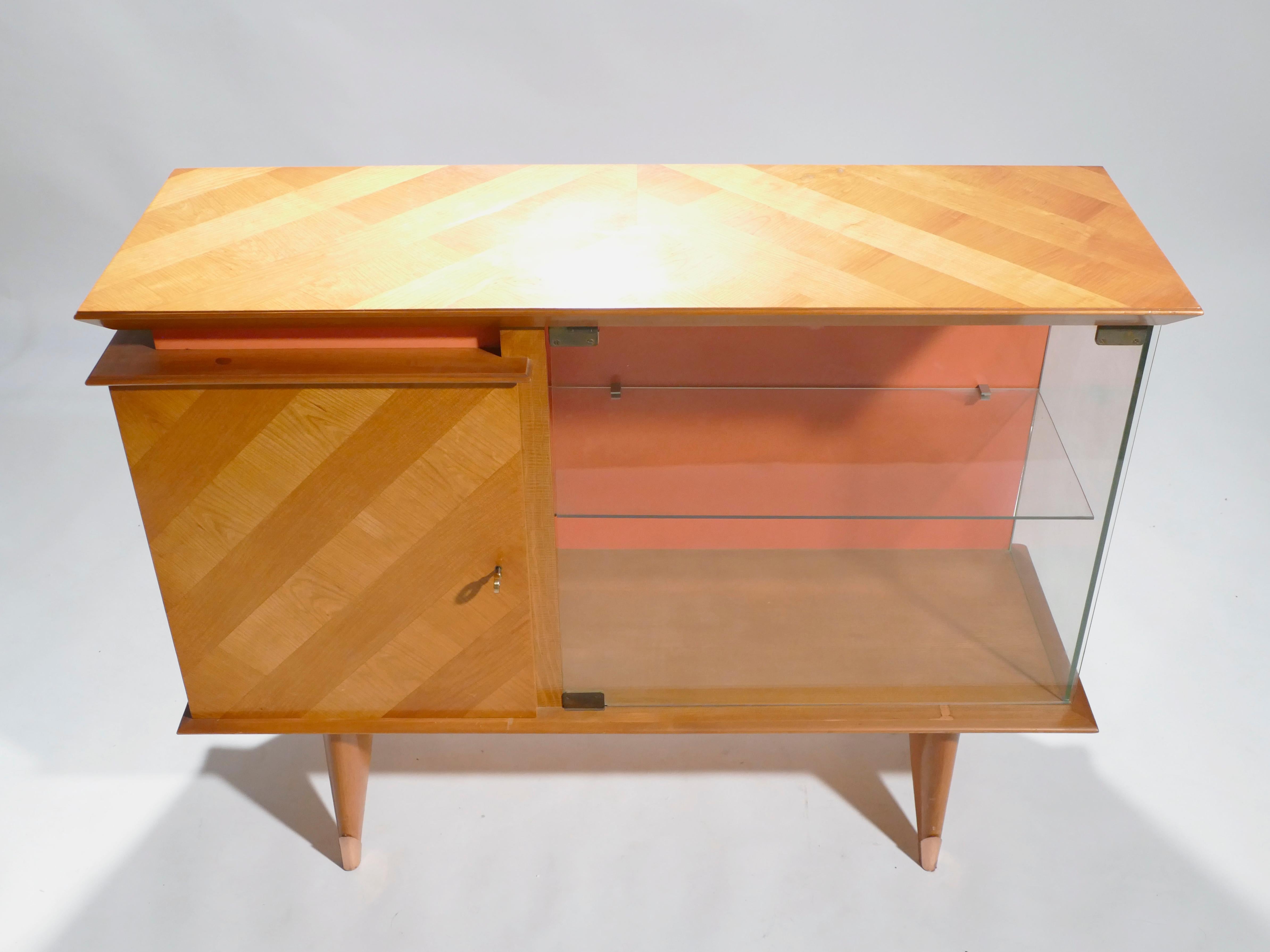 Rame Cabinet modernista francese di metà secolo Vaisselier, anni '50 in vendita