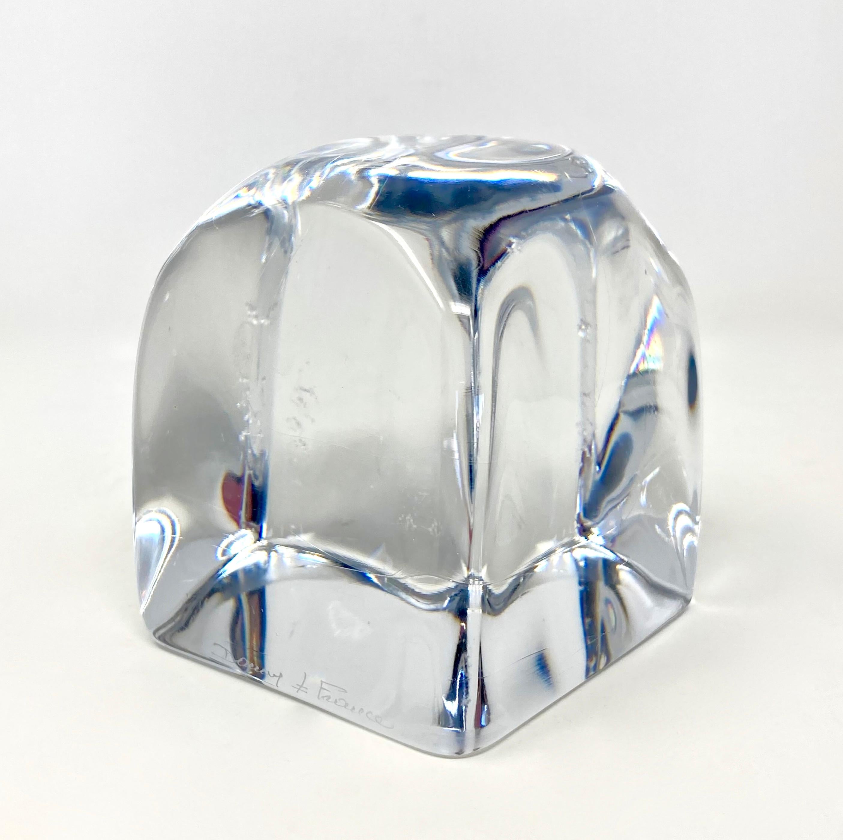 Mid-Century French Signed Daum Paperweight Sculpture in Clear Crystal In Fair Condition For Sale In COLMAR, FR