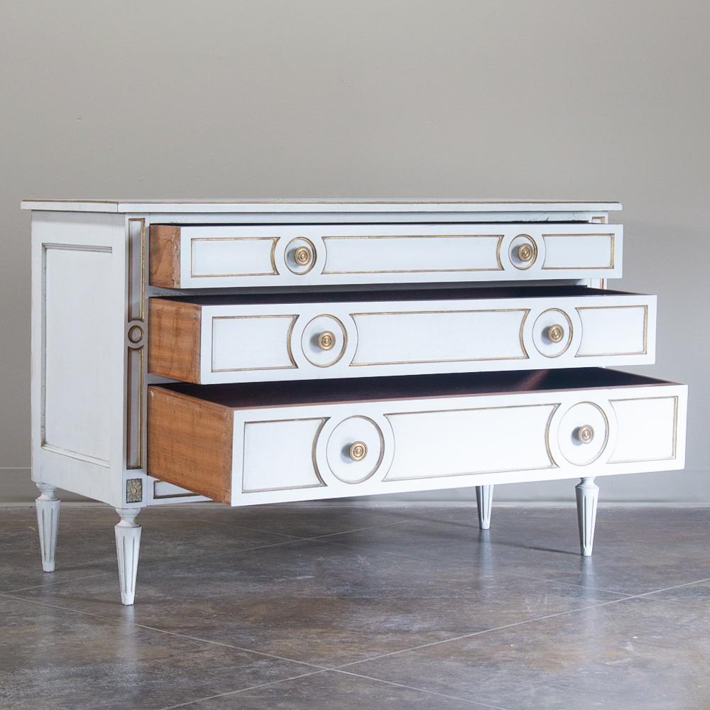 Midcentury French Neoclassical Painted Commode (Handbemalt)