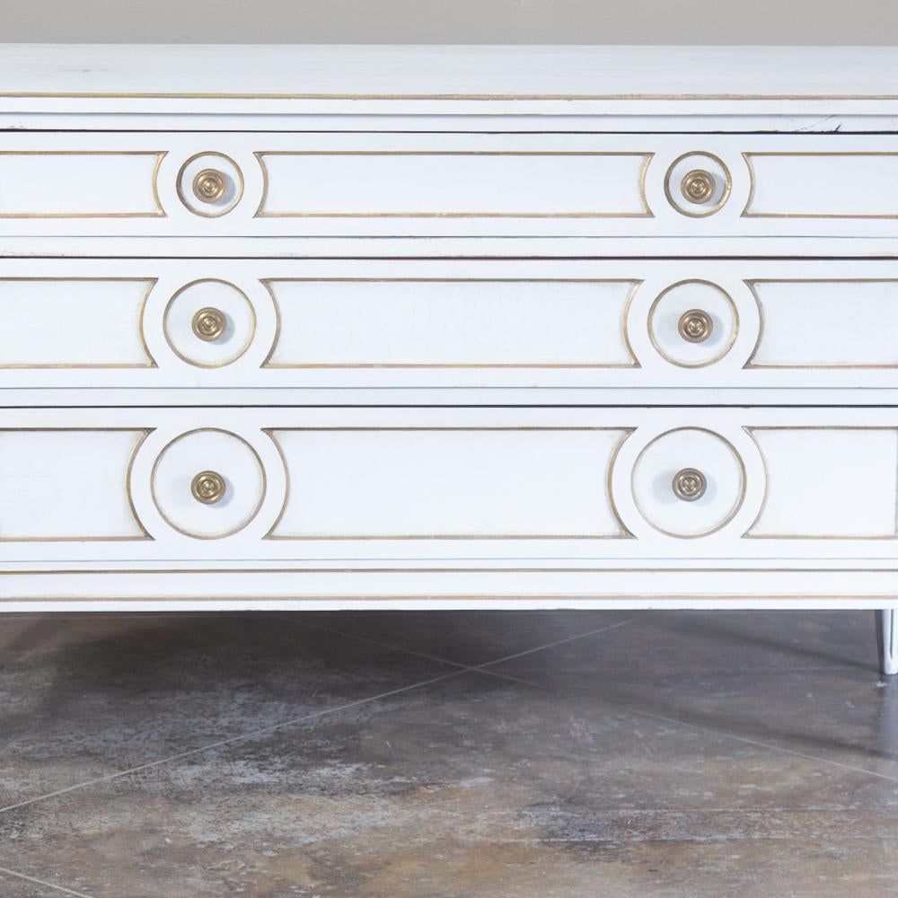 Midcentury French Neoclassical Painted Commode (Eichenholz)