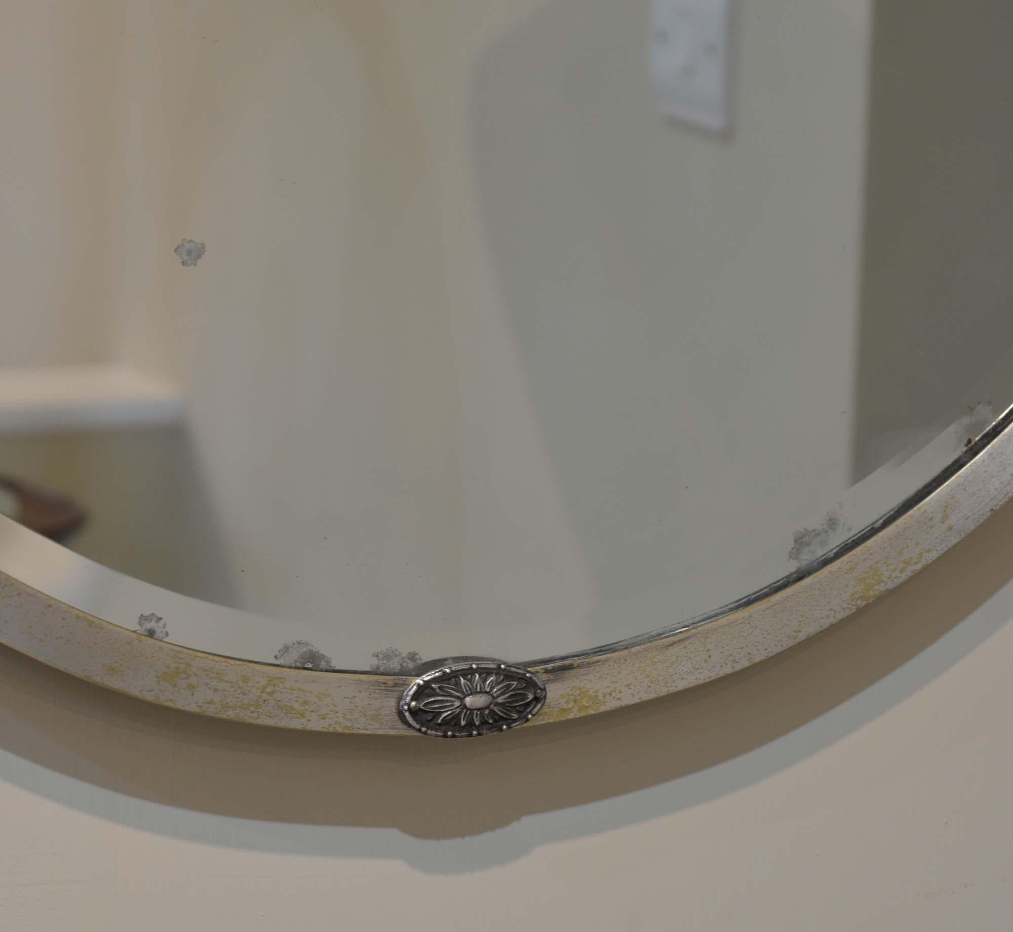 20ième siècle Miroir rond nickelé français du milieu du siècle en vente